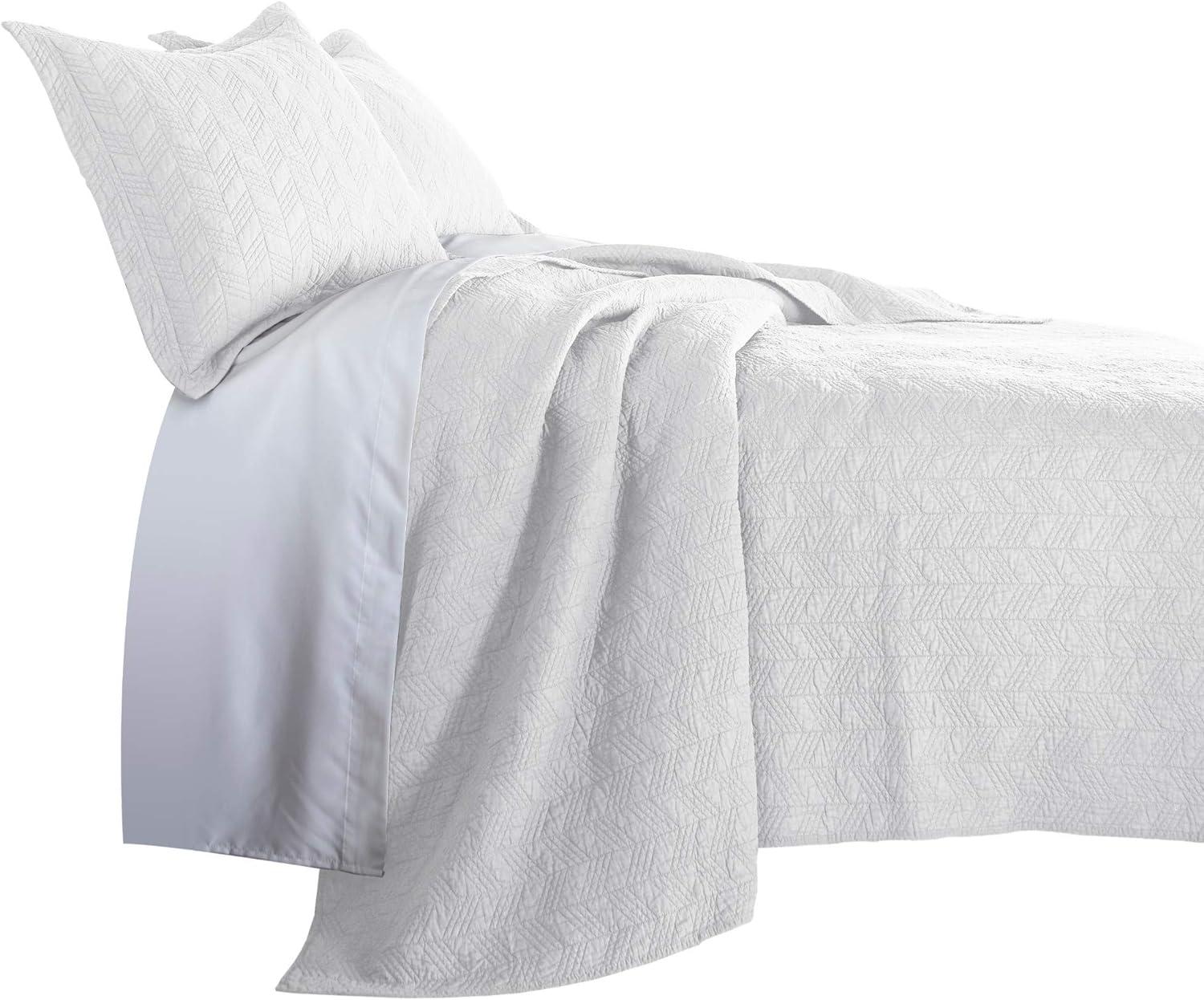 Roswell White Cotton Queen Reversible Quilt Set