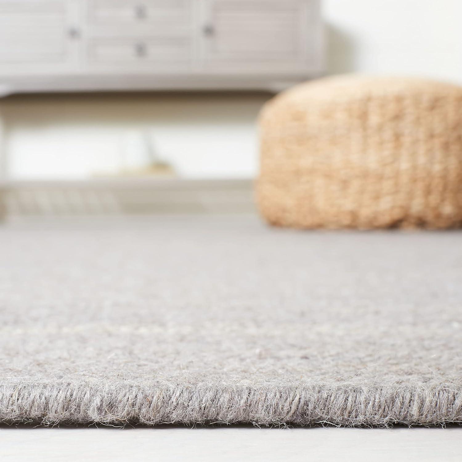 Kilim KLM125 Hand Woven Area Rug - Light Grey - 5'x8' - Safavieh