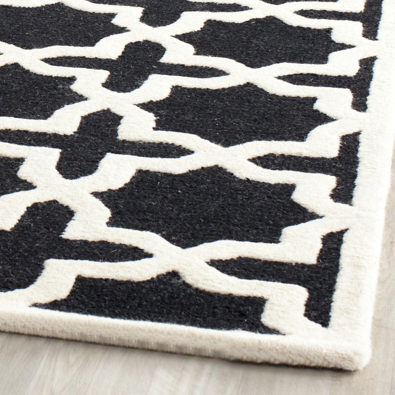 Cambridge CAM125 Tufted Indoor Area Rug - Black/Ivory - 4'x6' - Safavieh