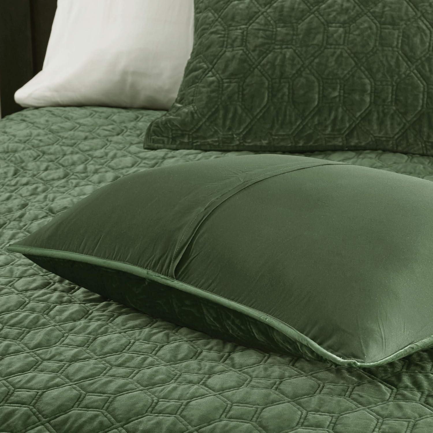Madison Park Harper 3 Piece Velvet Quilt Set