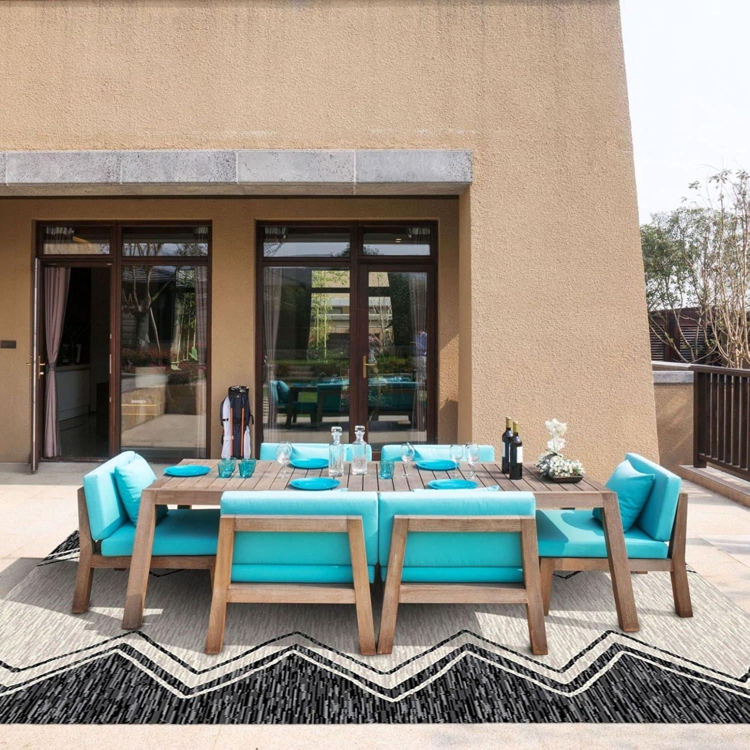 Nicole Miller New York Leon Patio Sofia Indoor/Outdoor Area Rug, Black/Ivory