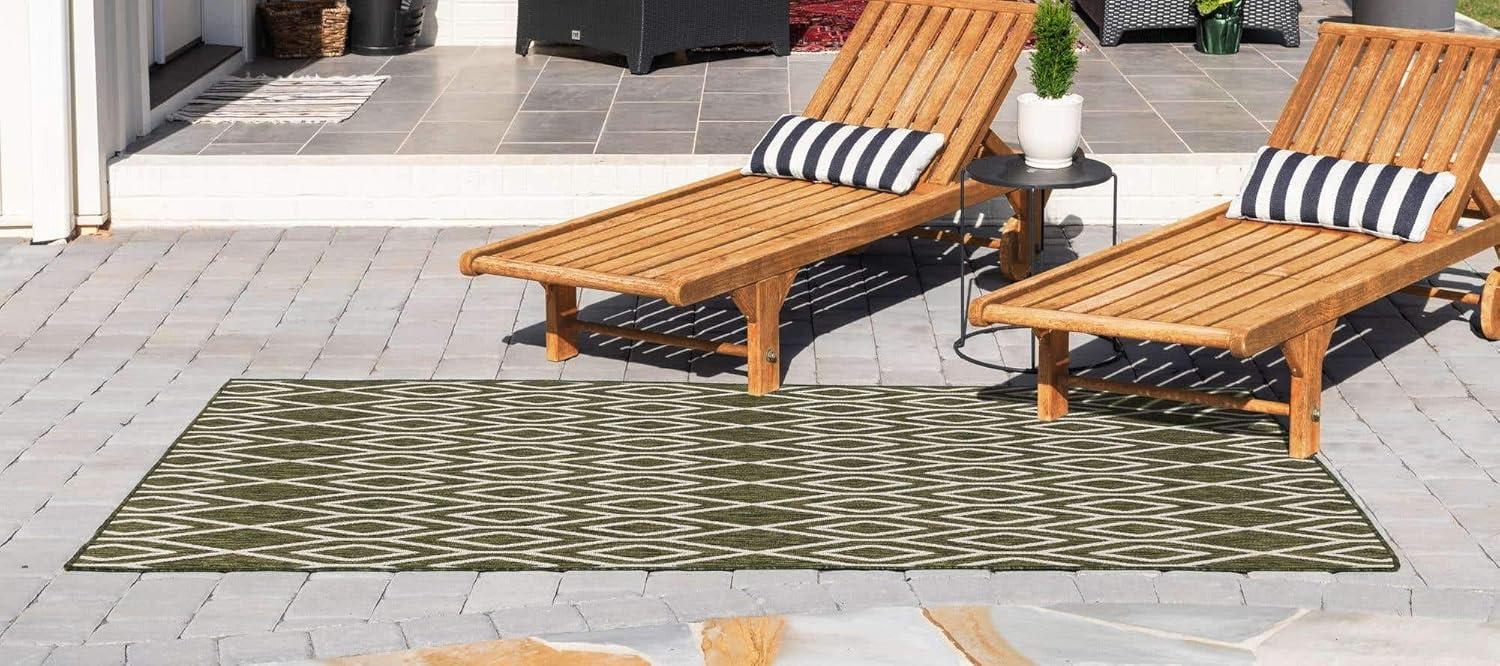 Jill Zarin Outdoor Turks and Caicos Trellis Woven Area Rug