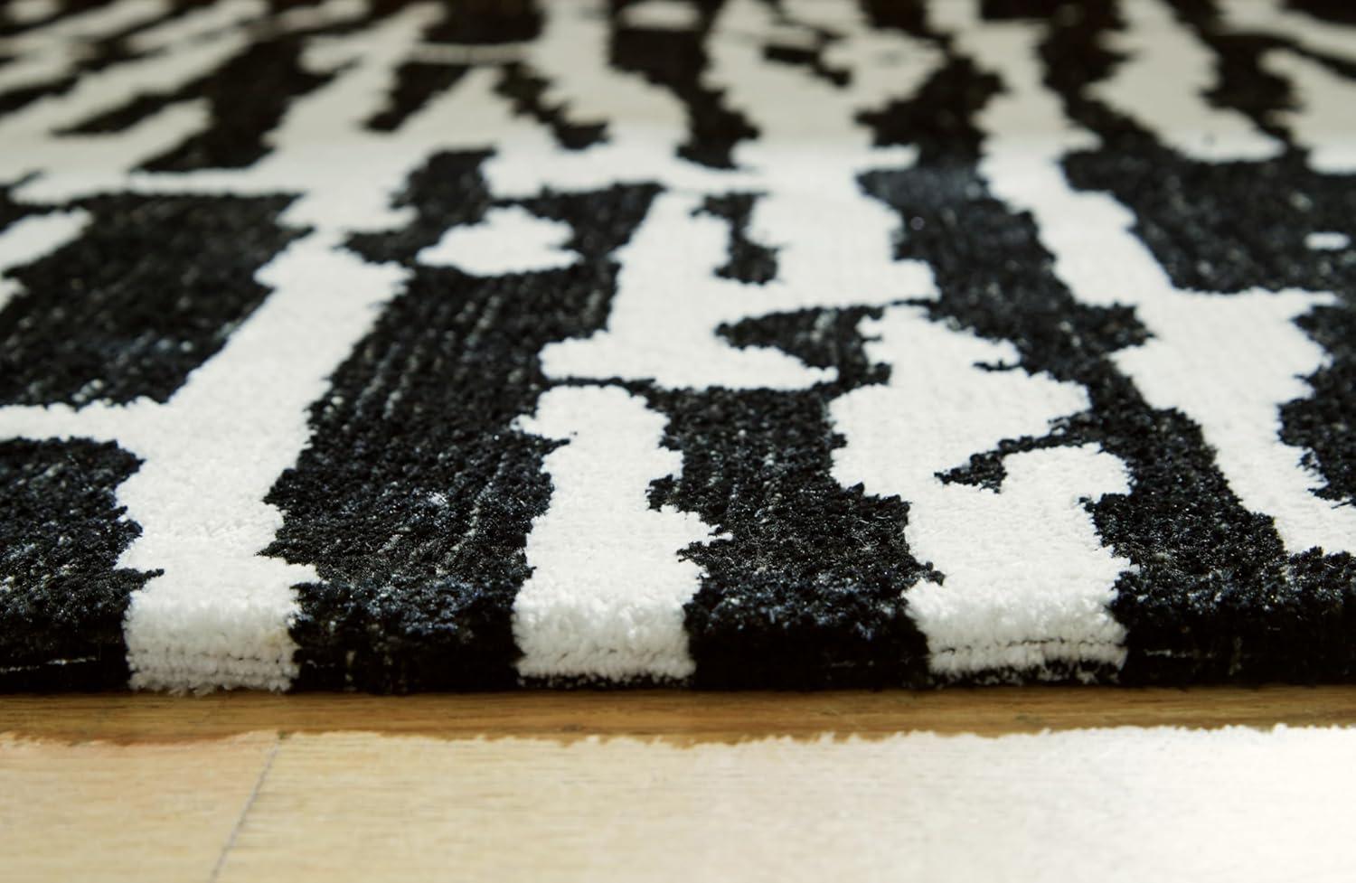 Black and White Abstract 5' x 7' Synthetic Rug