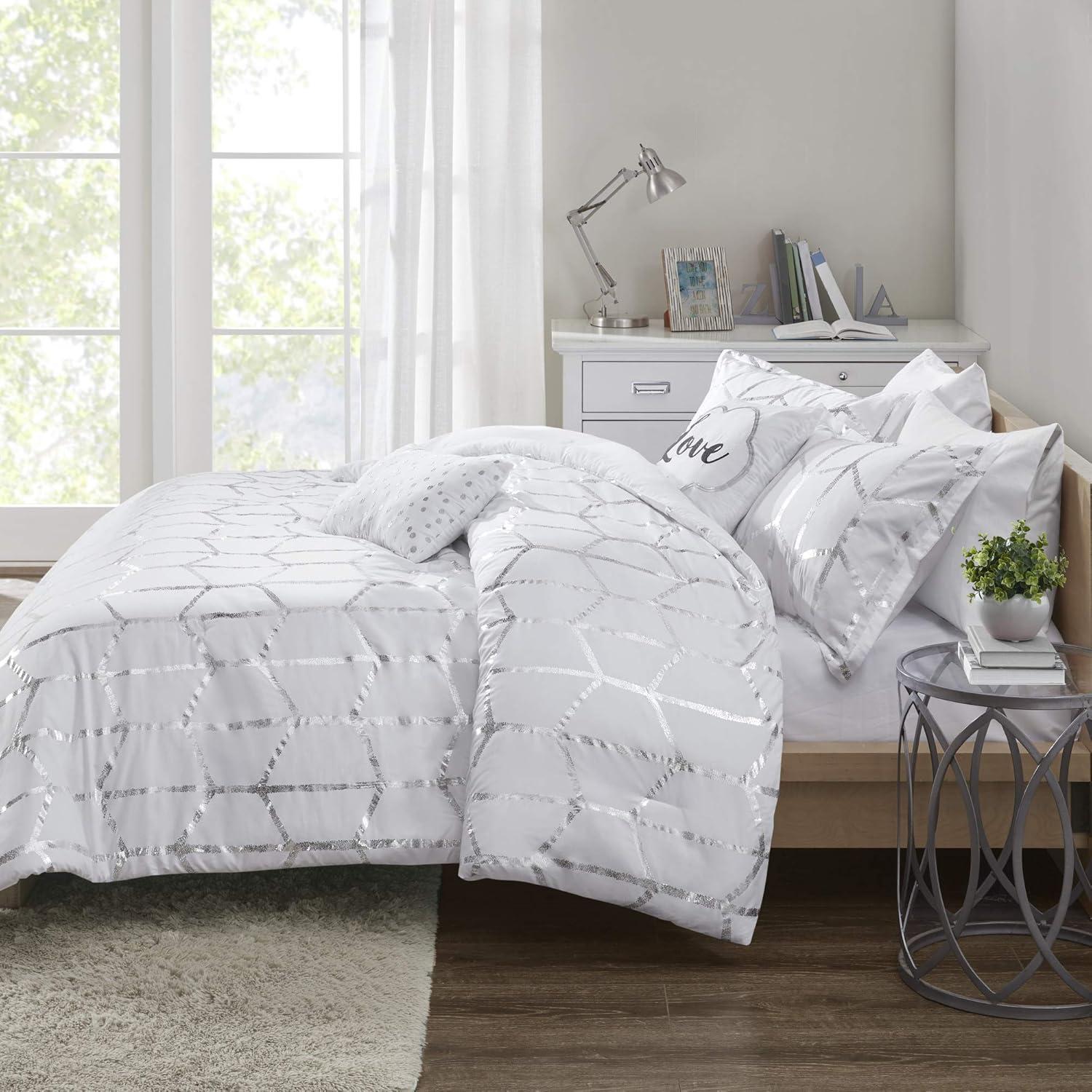 Intelligent Design Raina Metallic Printed Comforter Set