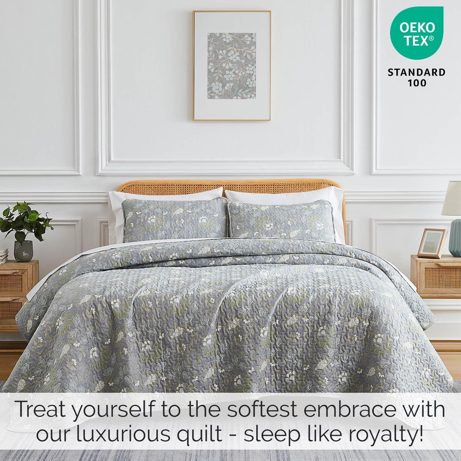 Southshore Fine Living Oversized Lightweight Infinite Blossom 3-Piece Quilt Set Blue Full / Queen