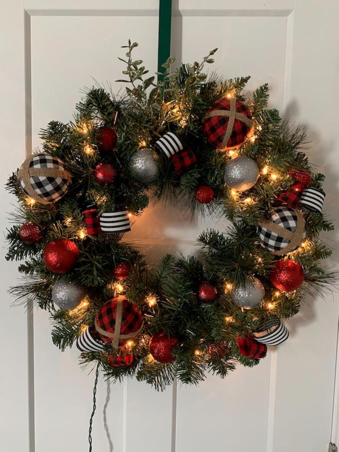 Canadian Canadian Pine Artificial Christmas Wreath