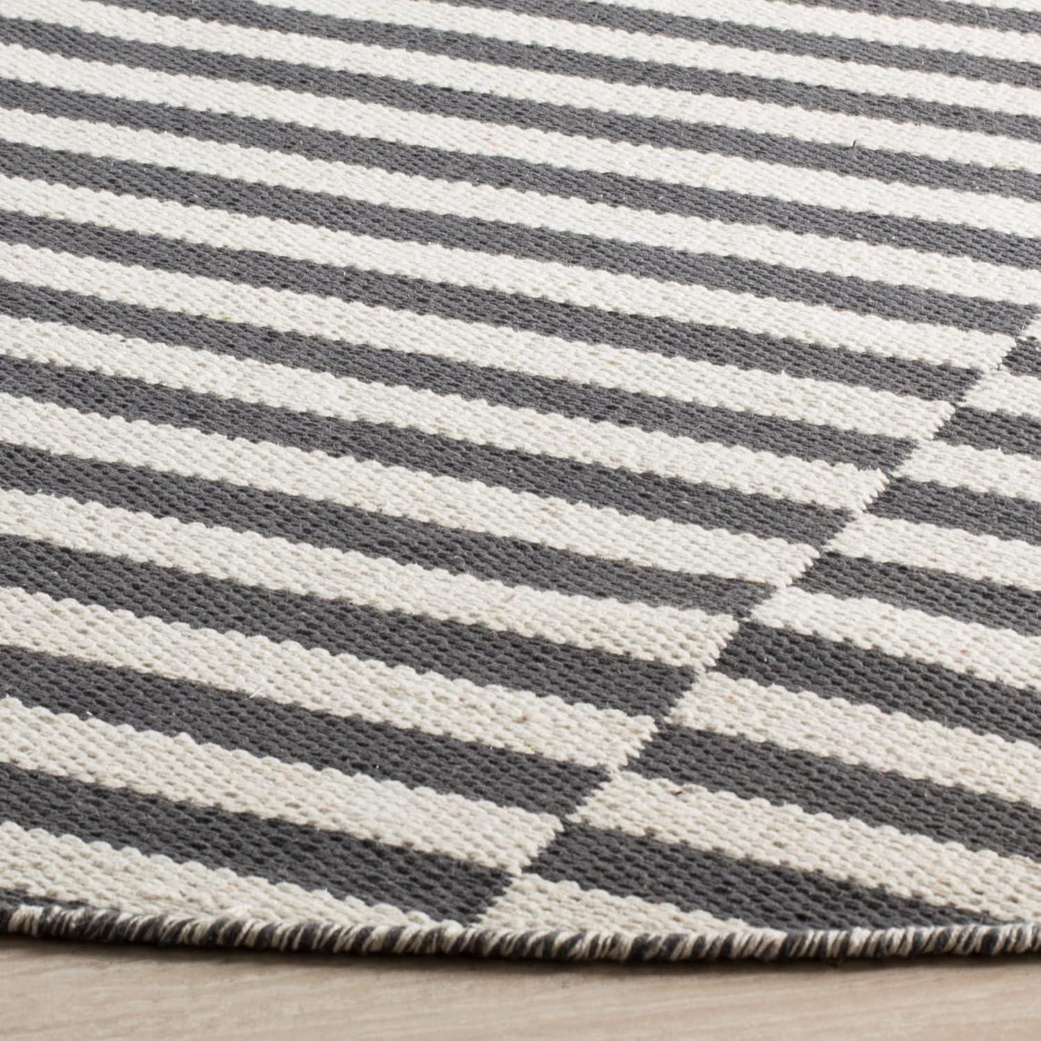 Montauk MTK712 Hand Woven Indoor Area Rug - Grey/Ivory - 6' Round - Safavieh