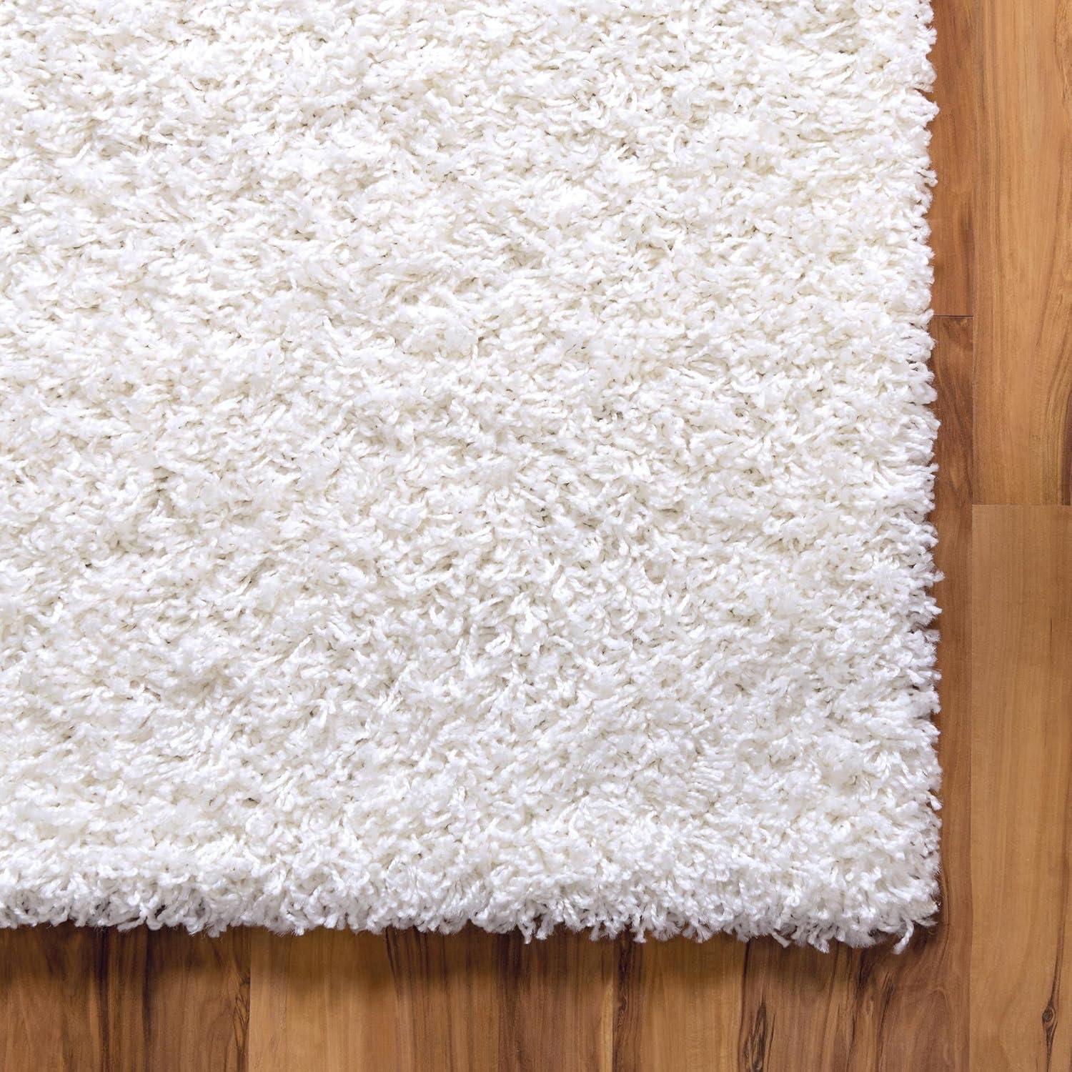 Unique Loom 3' 3 x 5' 3 Solid Shag Snow White Area Rug