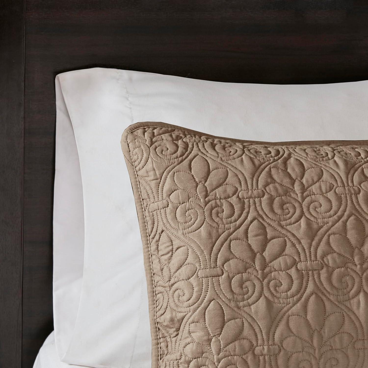 Madison Park Quebec Reversible Quilt Set