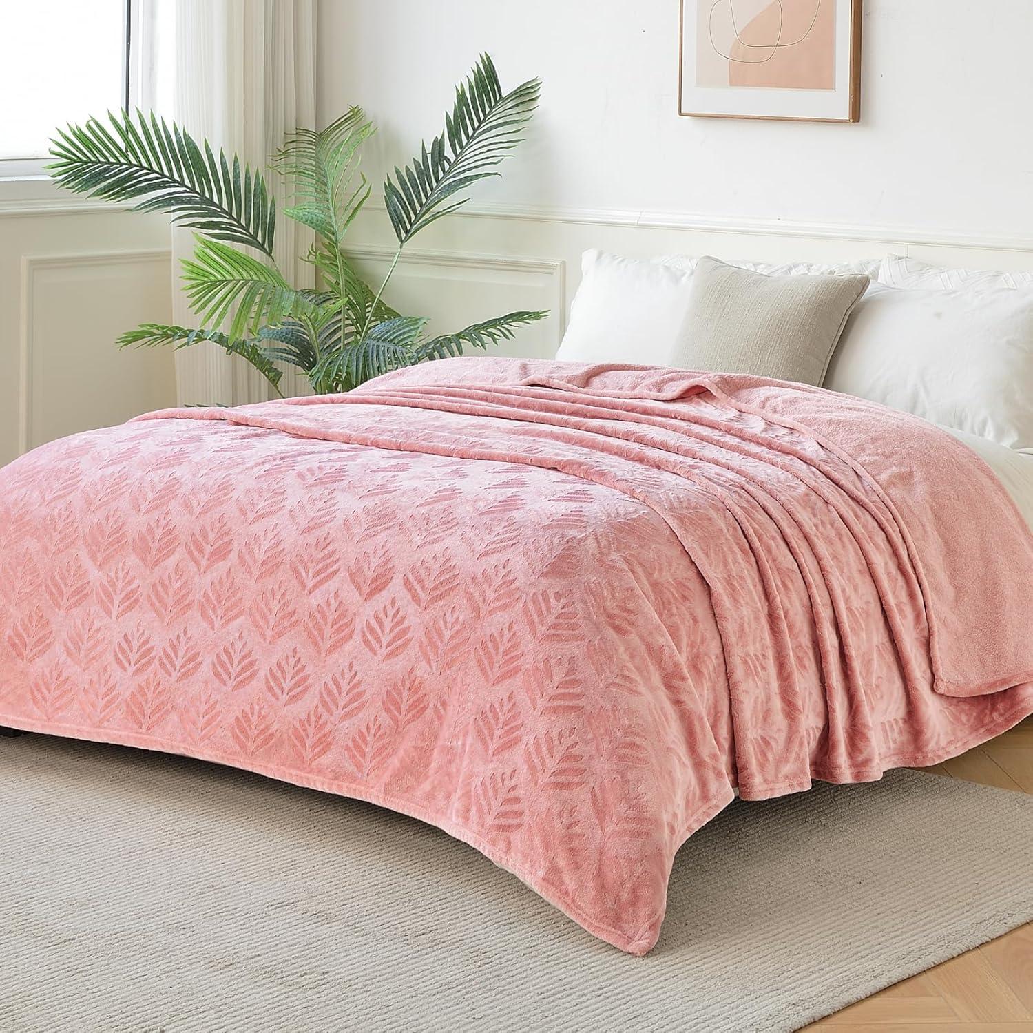 Exclusivo Mezcla Fleece Throw Blanket for Couch, Super Soft and Warm Blankets for All Seasons, Plush Fuzzy and Lightweight Pink throw, 50"x60"