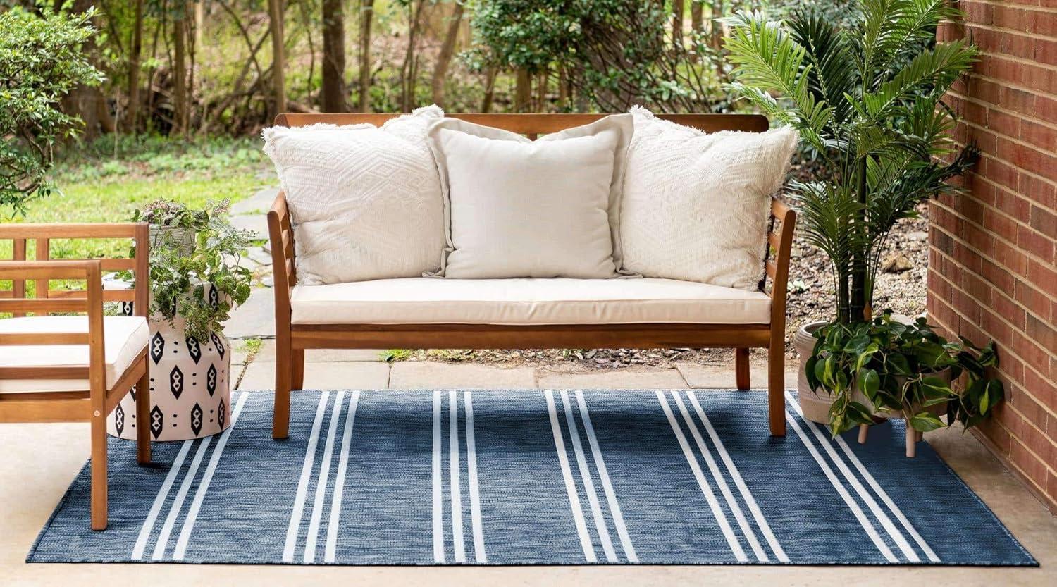 Modern Outdoor Flatweave 4' x 6' Blue Geometric Synthetic Rug