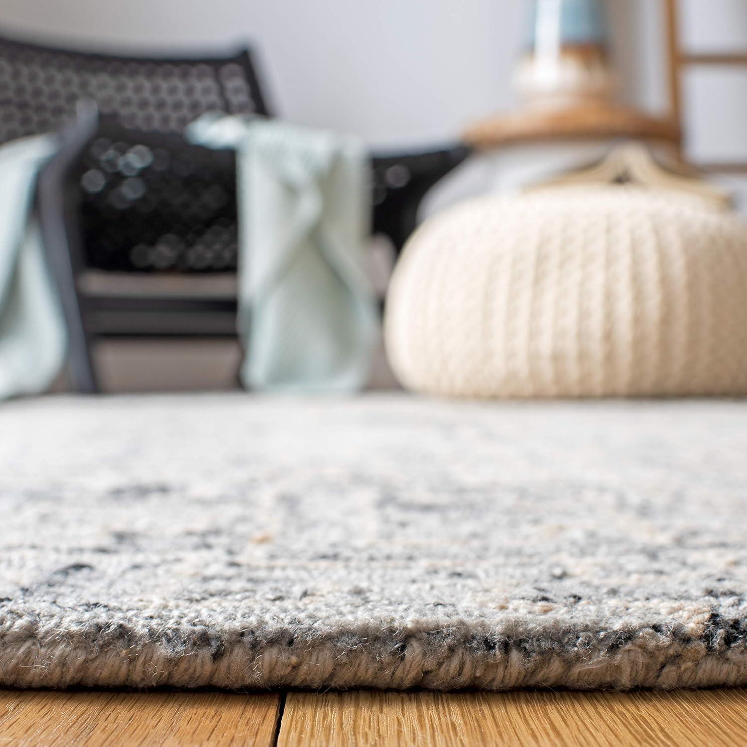 Abstract ABT142 Handmade Indoor Runner - Ivory/Black - 2'-3"x6' - Safavieh