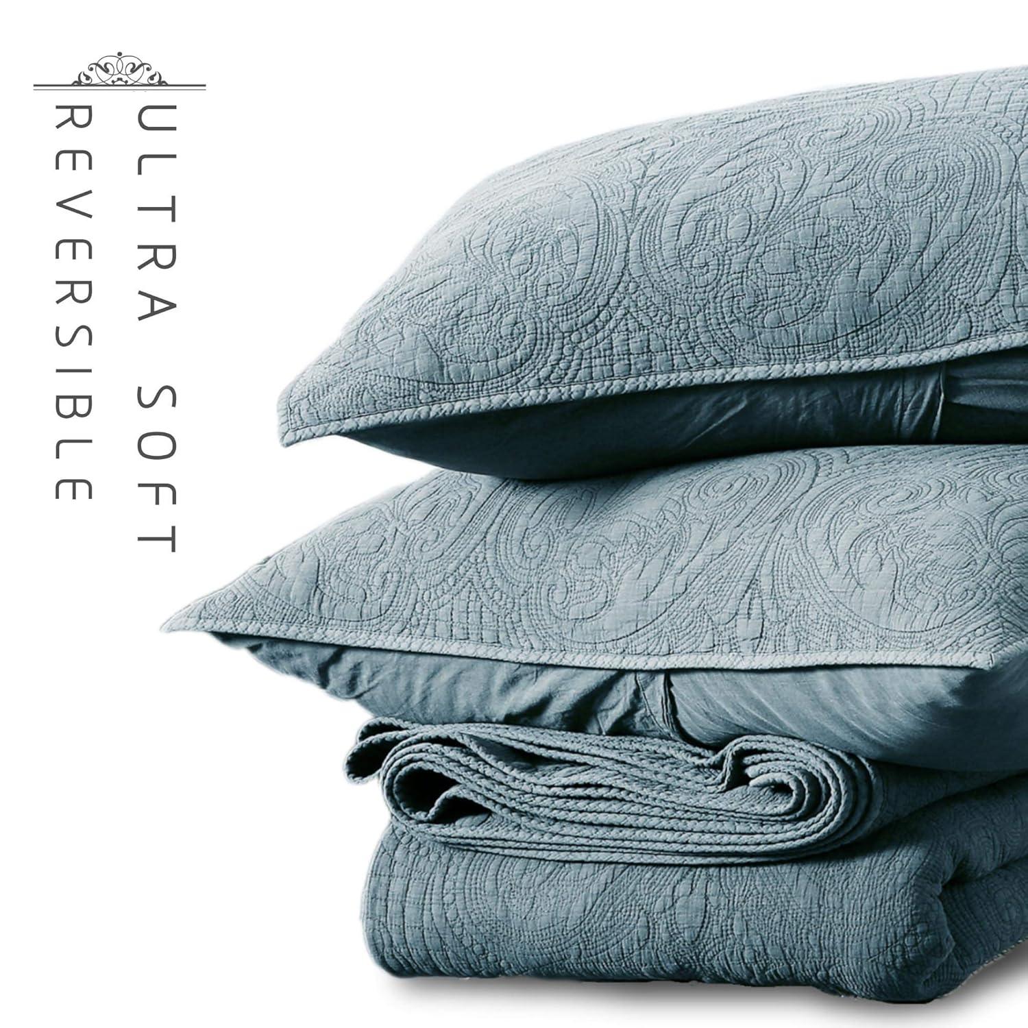 Embroidery Chic Design Quilt Set