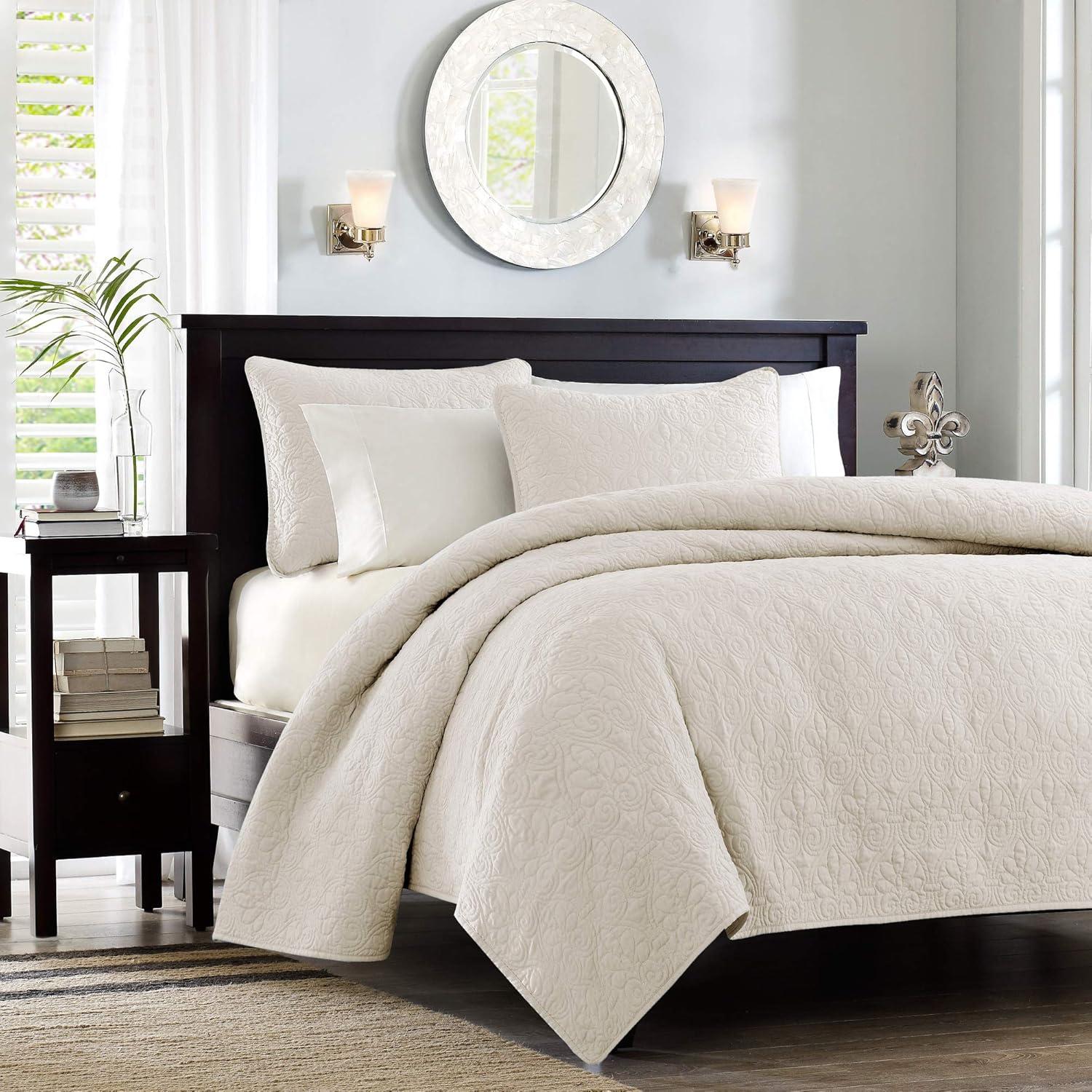Madison Park Quebec Reversible Quilt Set