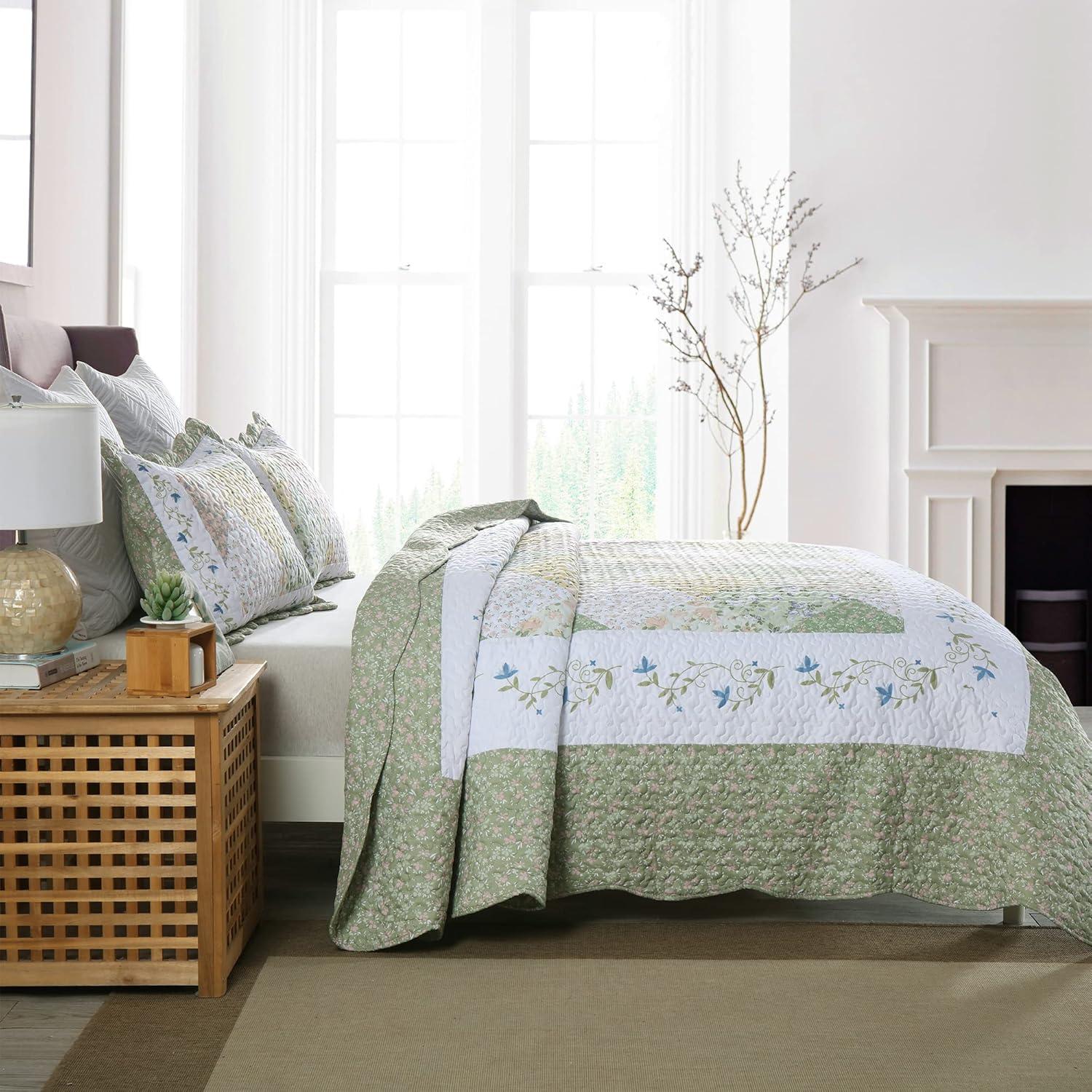 BYLily2022 Floral Quilt Set