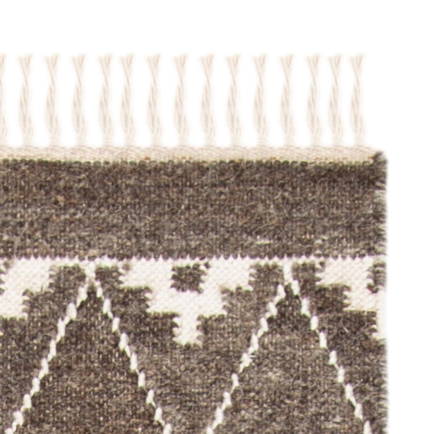Natural Kilim NKM316 Hand Woven Area Rug - Brown/Ivory - 3'x5' - Safavieh.