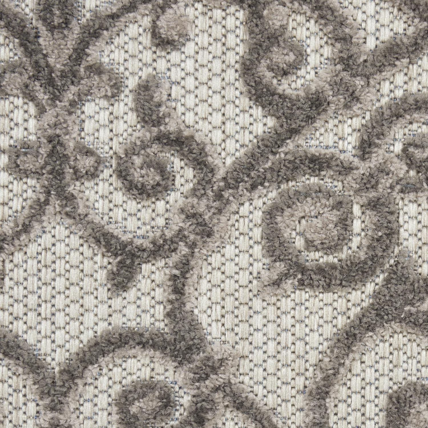 Lark Manor™ Isalia Floral Indoor / Outdoor Rug