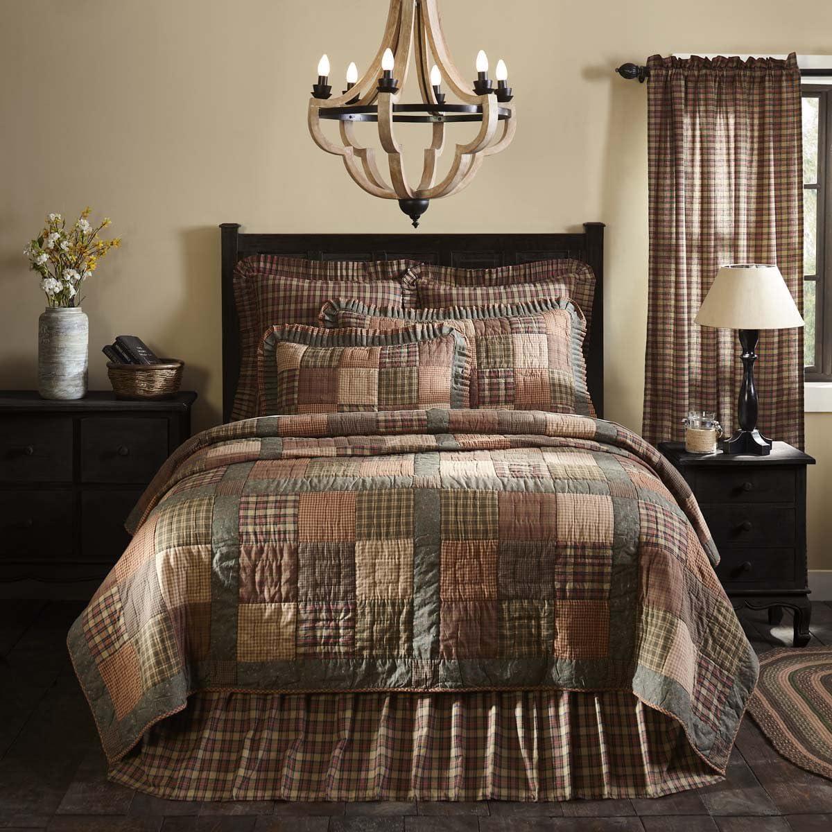 VHC Brands Crosswoods Farmhouse / Country Cotton Patchwork Quilt