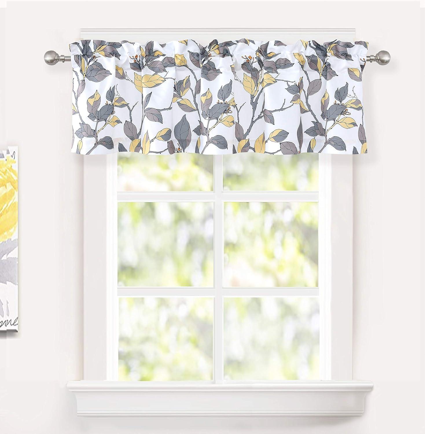 Adalinna 58'' W Kitchen Curtain (Set of 3)