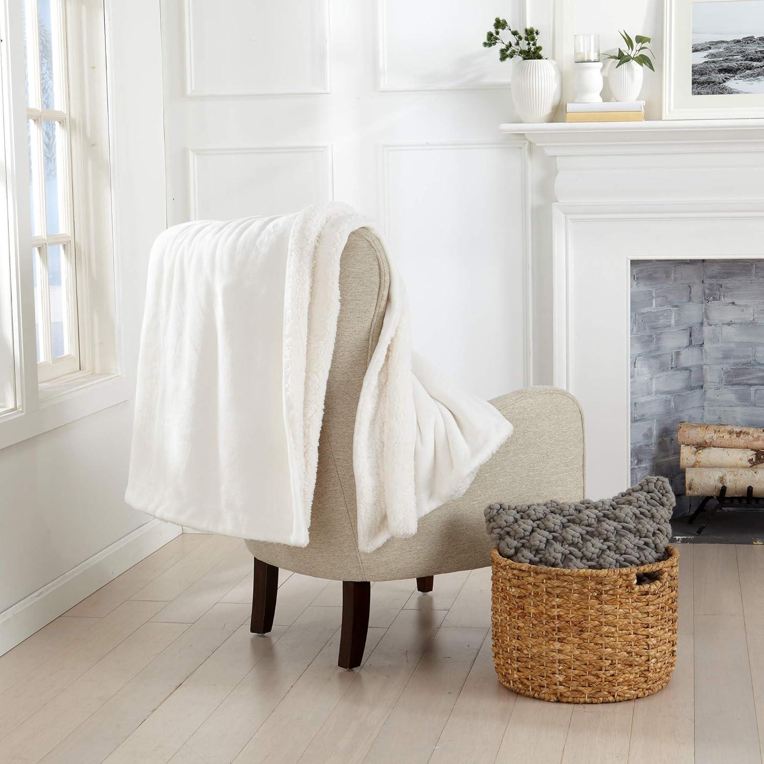 FreshFolds Ultra Soft Plush Sherpa Reversible Blanket