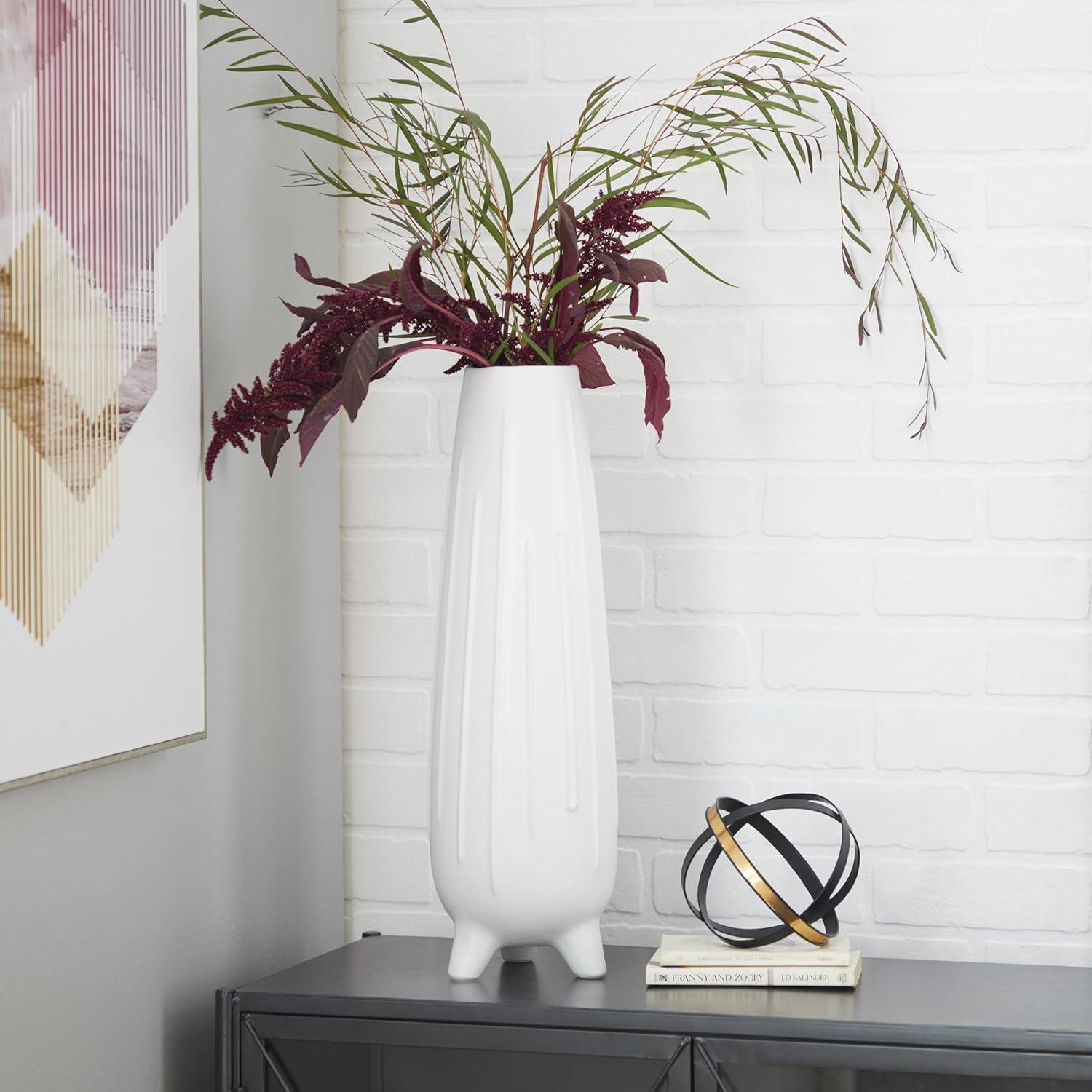 CosmoLiving by Cosmopolitan Cosmoliving By Cosmopolitan White Ceramic Contemporary Vase
