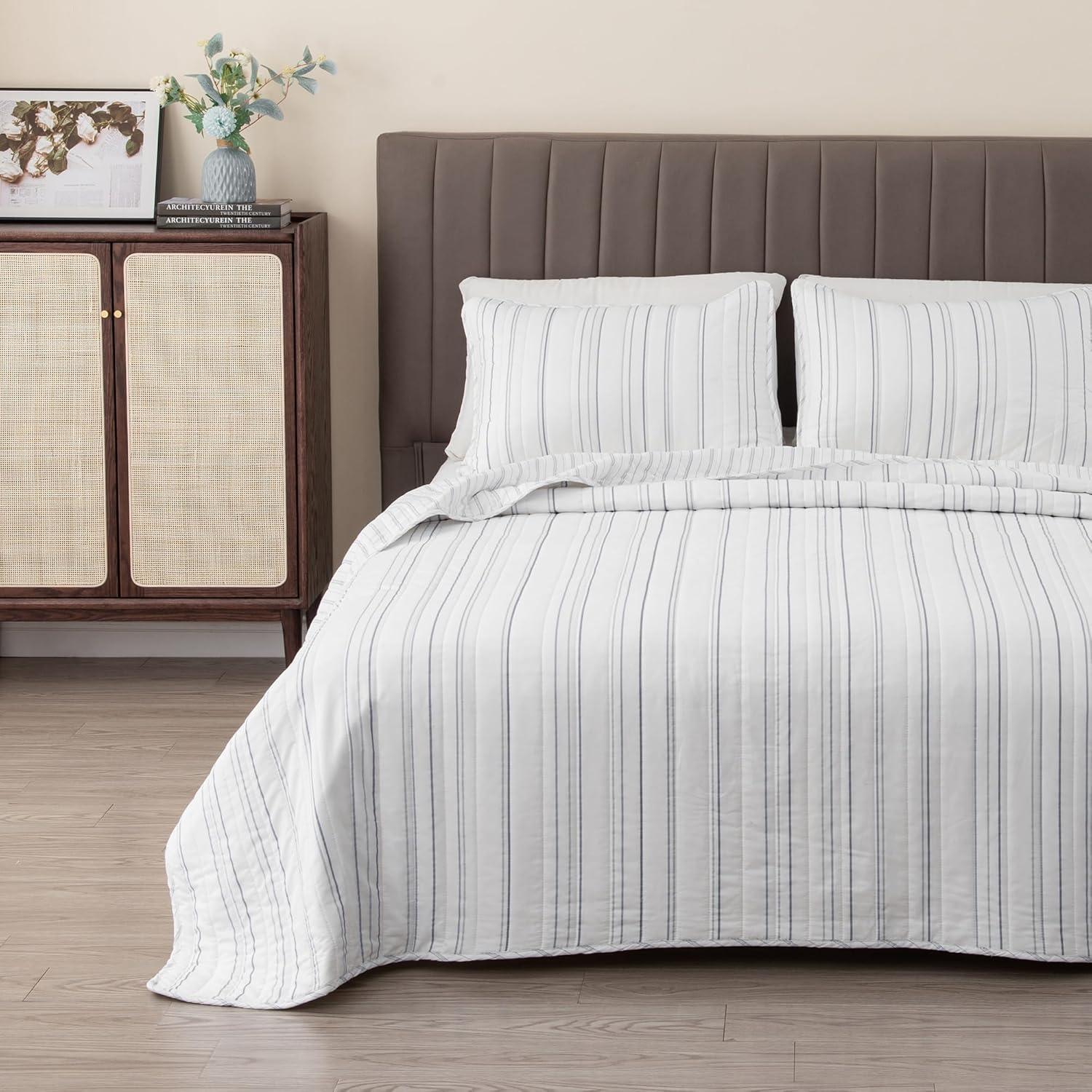 Great Bay Home Everette Ombre Striped 3-Piece Reversible Quilt Set