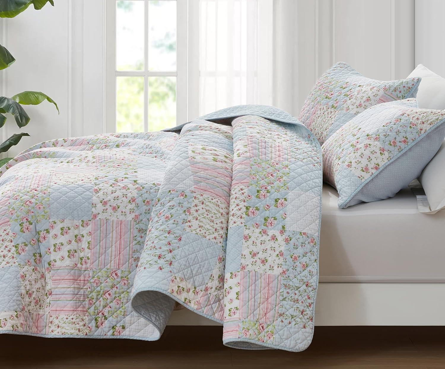Holly Cotton Patchwork Quilt Set
