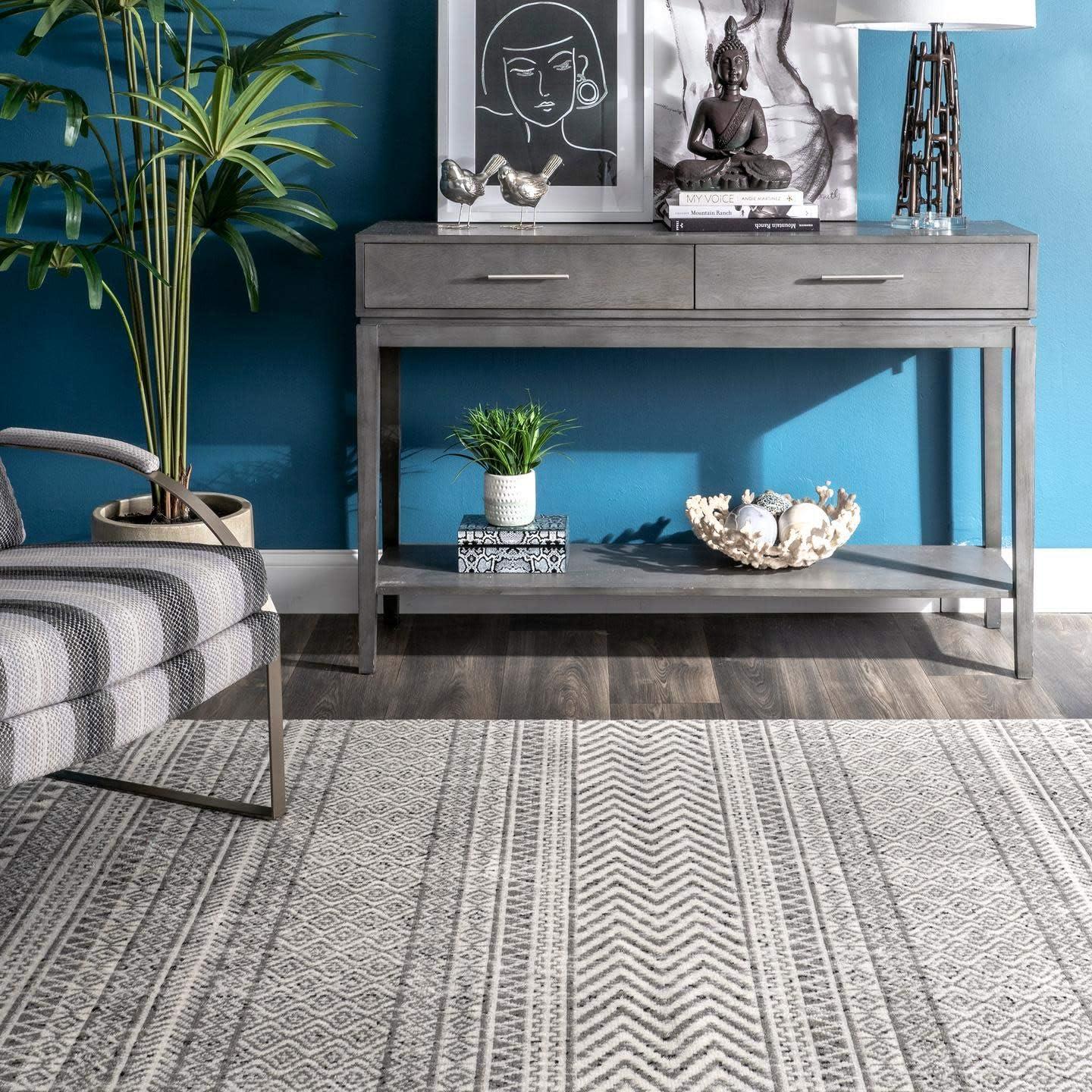 Catherina Gray Geometric Patterned 7x9 Area Rug