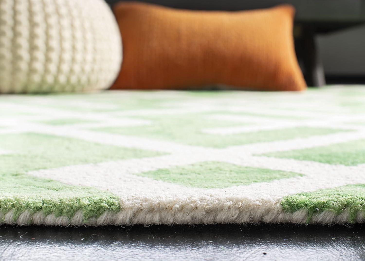 Dip Dye DDY677 Hand Tufted Indoor Area Rug - Green/Ivory - 5'x8' - Safavieh