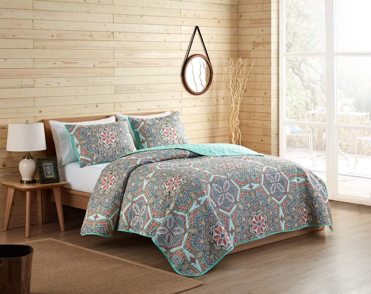VCNY Yara 3-Piece Reversible Medallion Quilt Set