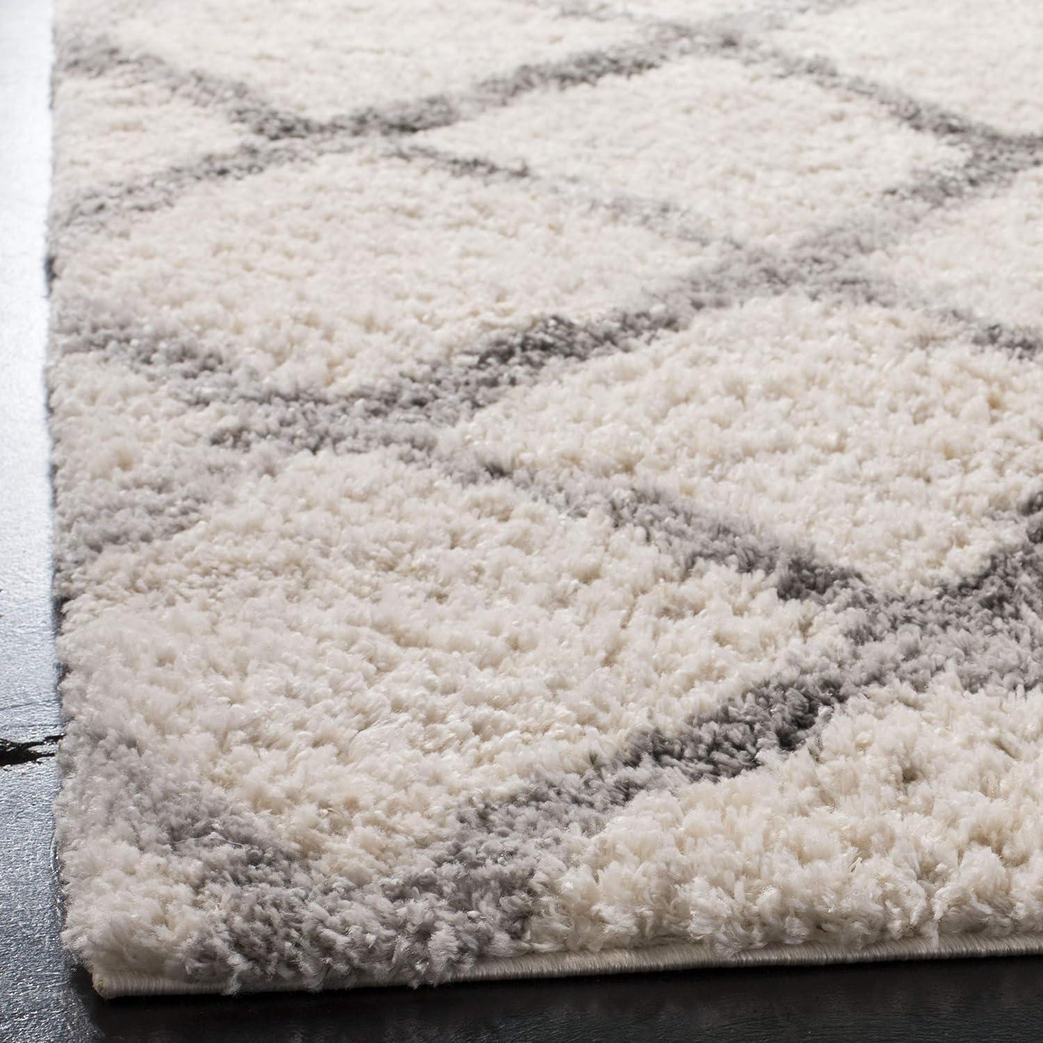 Cream/Grey 8' x 10' Reversible Easy-Care Shag Area Rug