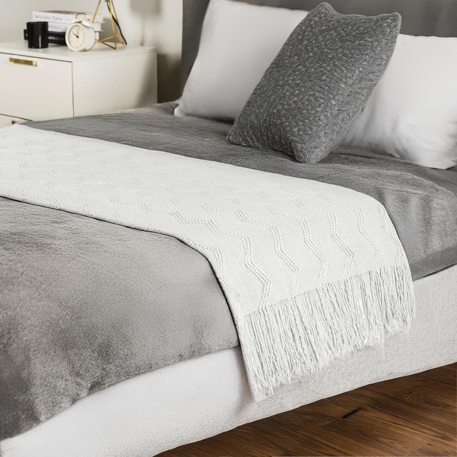Pavilia Throw Blanket