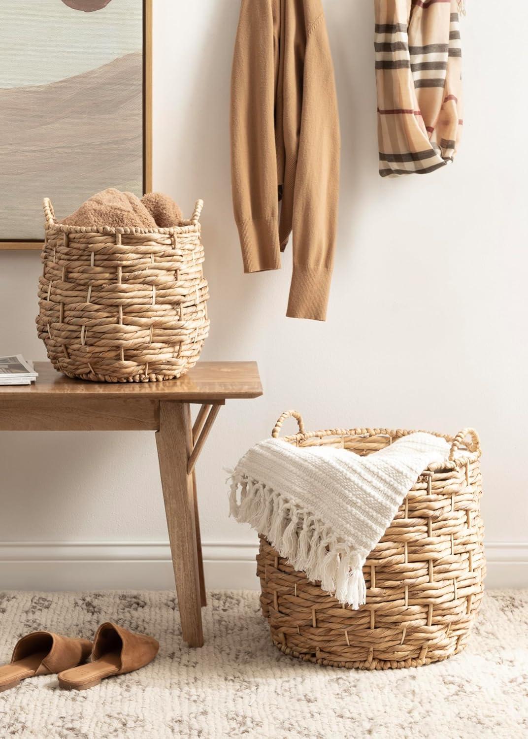 Kate and Laurel Livia Moderno Juego de Cestas Tejidas de Dos Piezas, 16 x 16 y 13 x 13, Jacinto de Agua Natural, Cestas de Mimbre Natural Transicionales para Usar Como Maceteros Tejidos O Cestas Tipo Manta para Sala de Estar