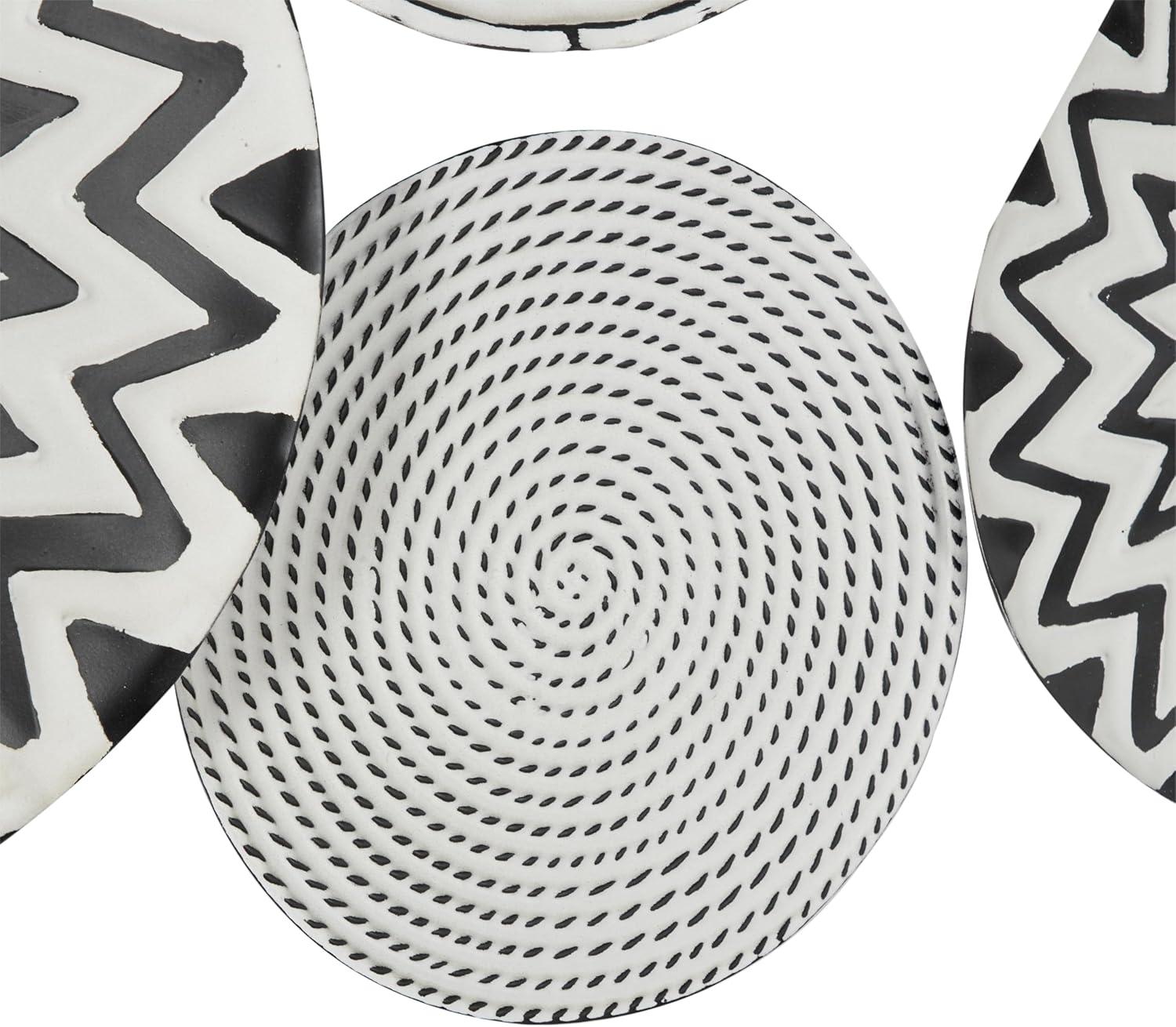 DecMode Black Metal Plate Wall Decor with Black Patterns