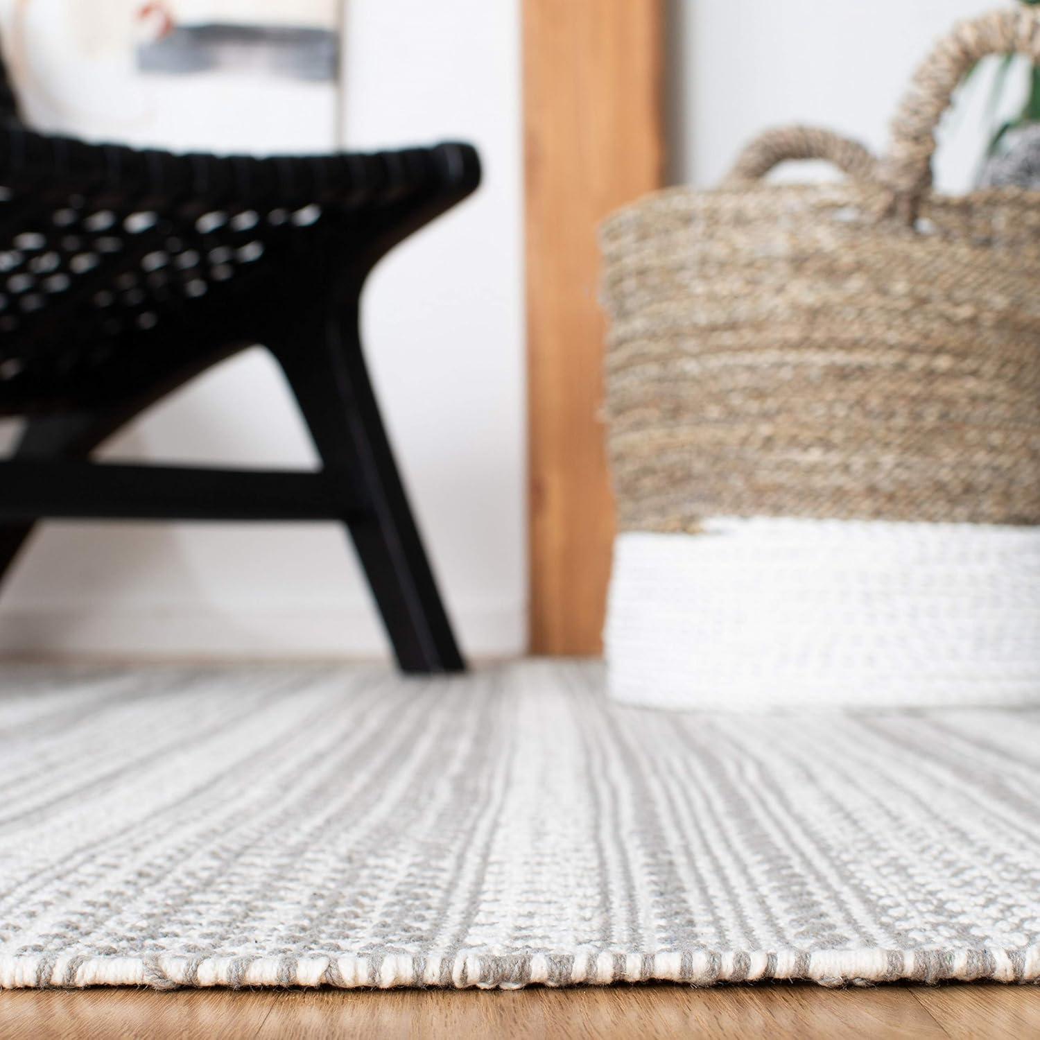 Kilim KLM705 Hand Woven Area Rug - Grey/Beige - 3'x5' - Safavieh.