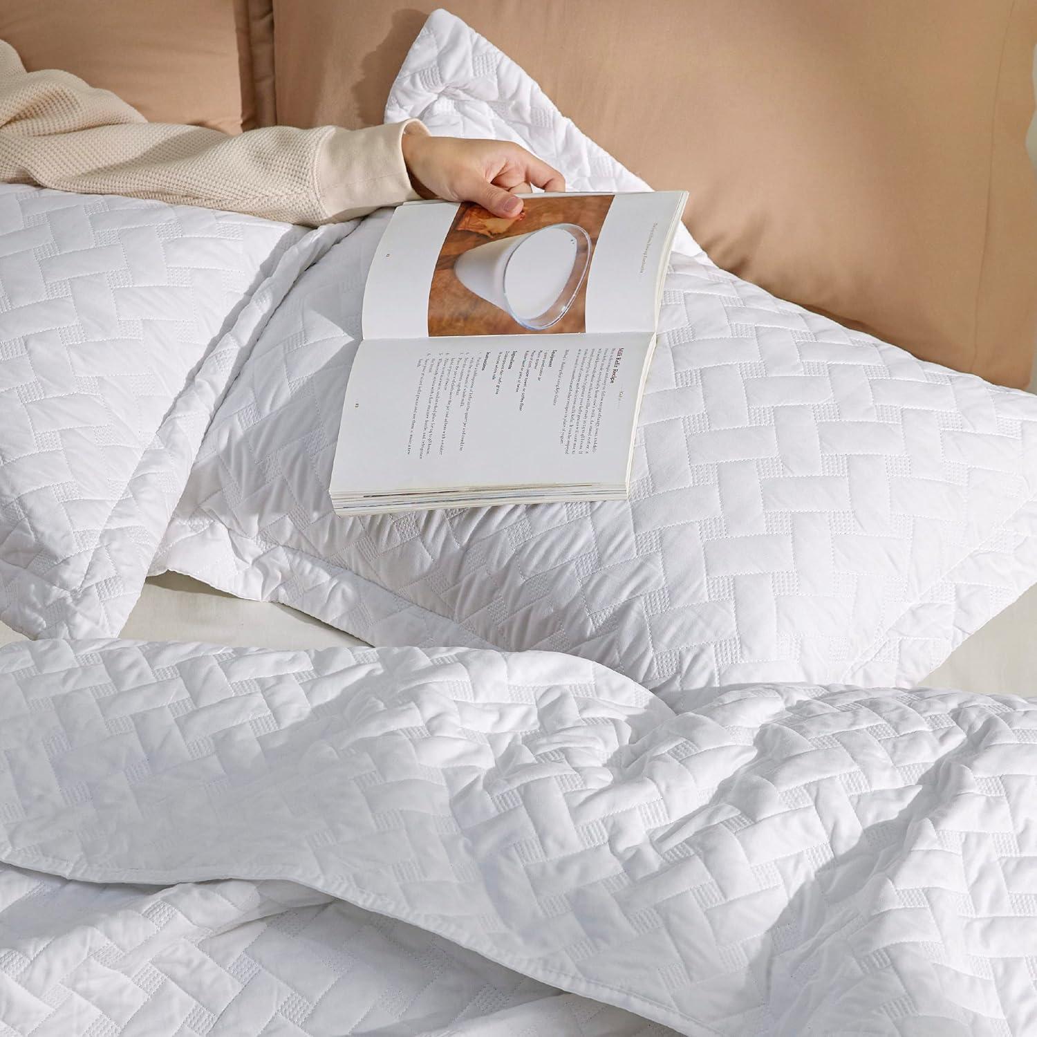 Lightweight Spring Quilt Set Oversized King Size White Bedding Set for All Seasons - Bedsure