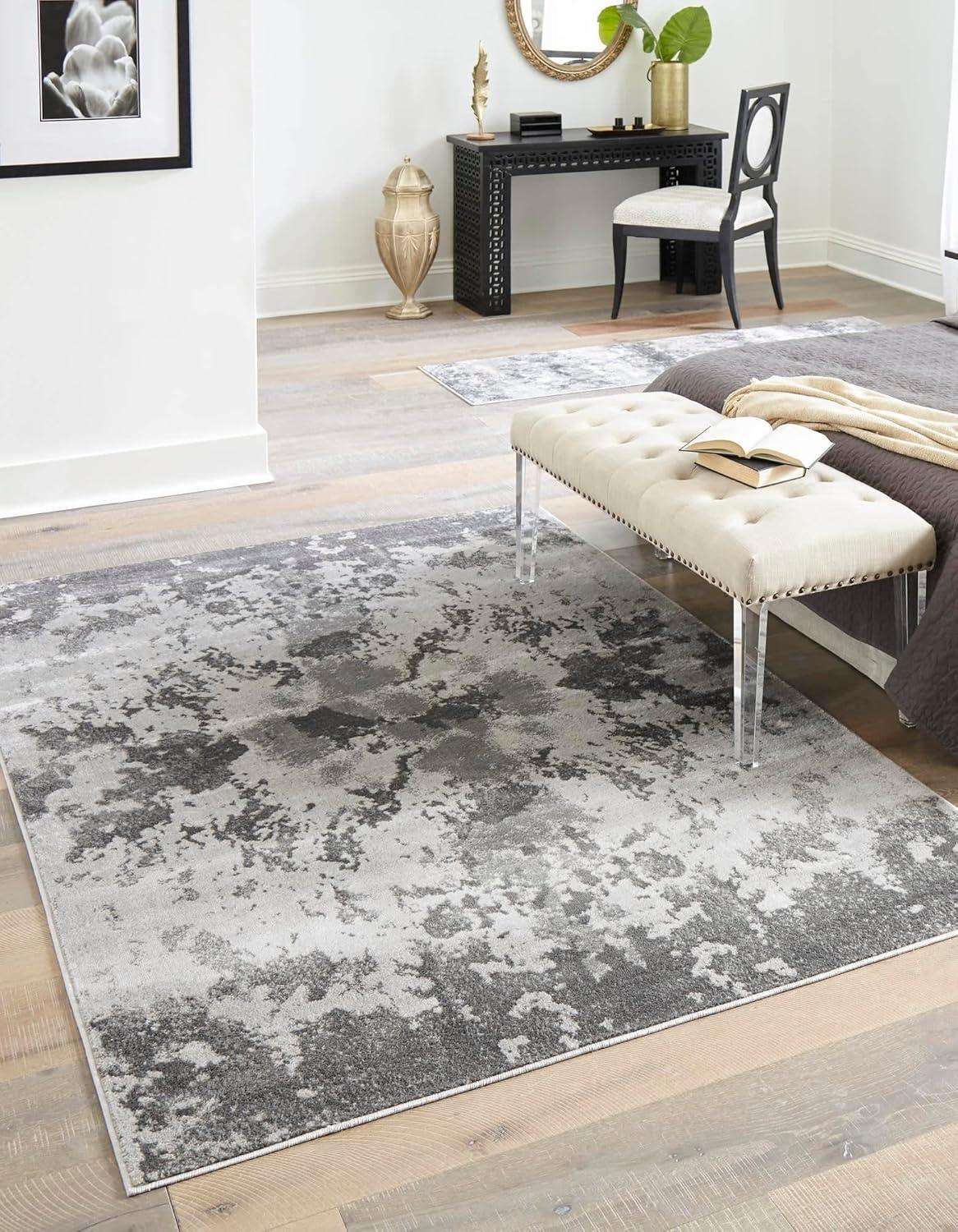 Light Gray Abstract Synthetic 4' x 6' Easy-Care Area Rug