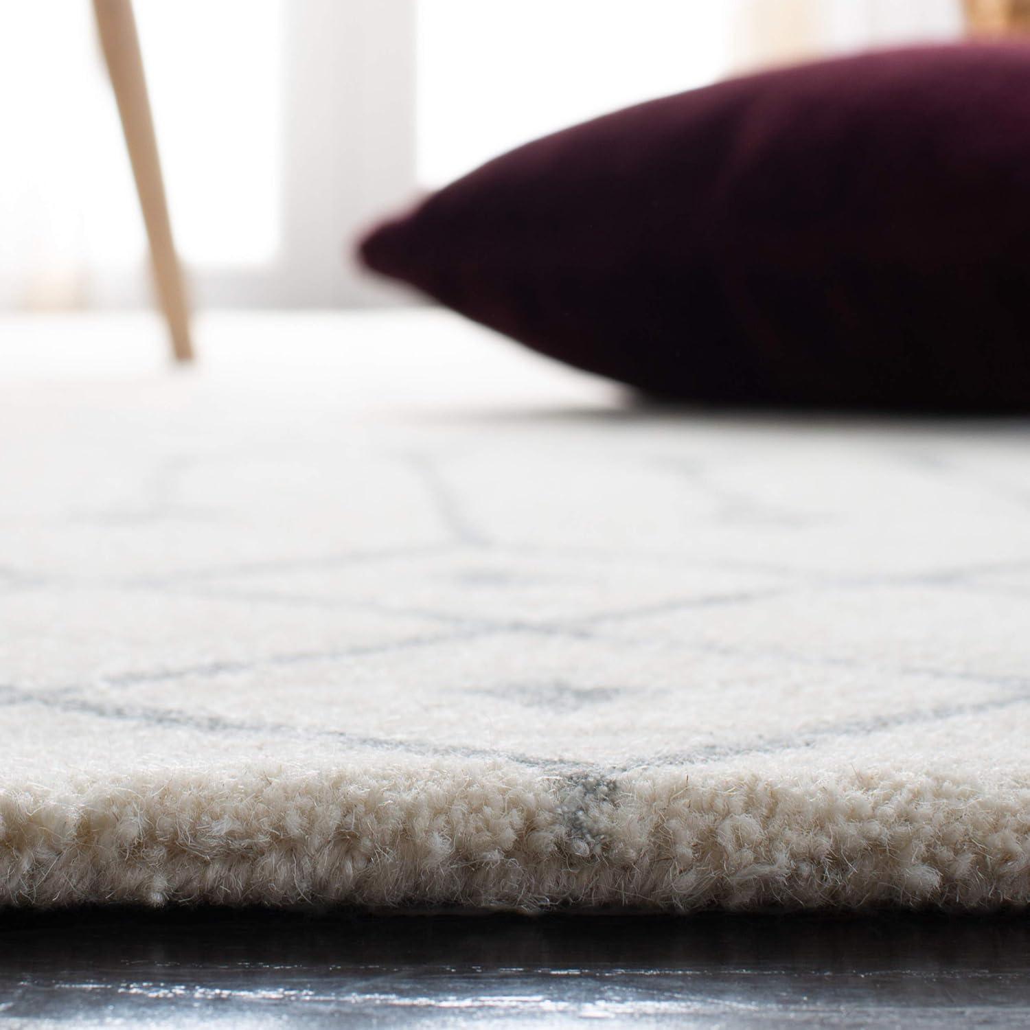 Himalaya HIM903 Handmade Accent Rug - 3'x5' - Ivory/Grey - Safavieh