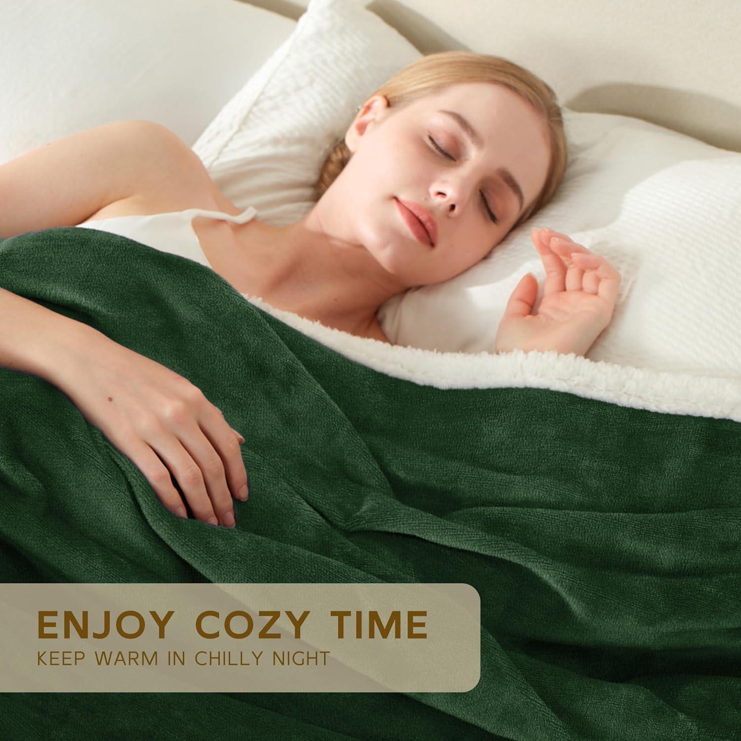 PAVILIA Plush Throw Blanket for Couch Bed, Faux Shearling Blanket and Throw for Sofa Home Decor, Emerald Green/Throw - 50x60