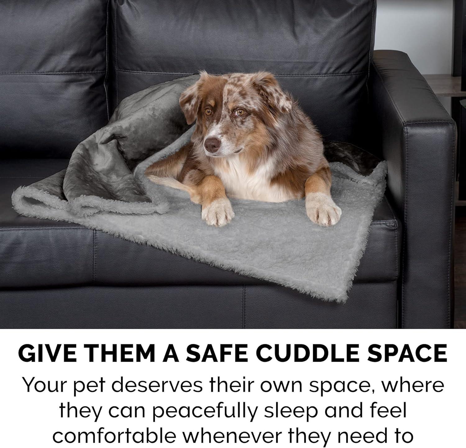 FurHaven Snuggly & Warm Soft-Edge Warming Waterproof Blanket