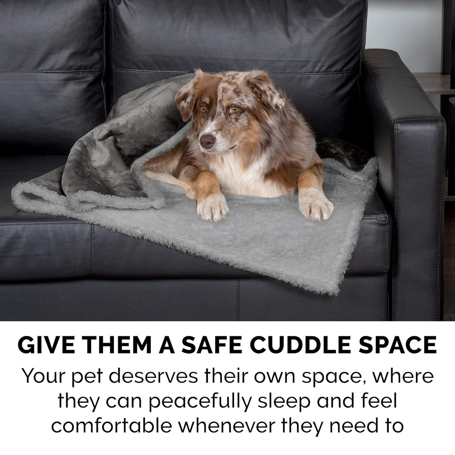 FurHaven Snuggly & Warm Soft-Edge Warming Waterproof Blanket