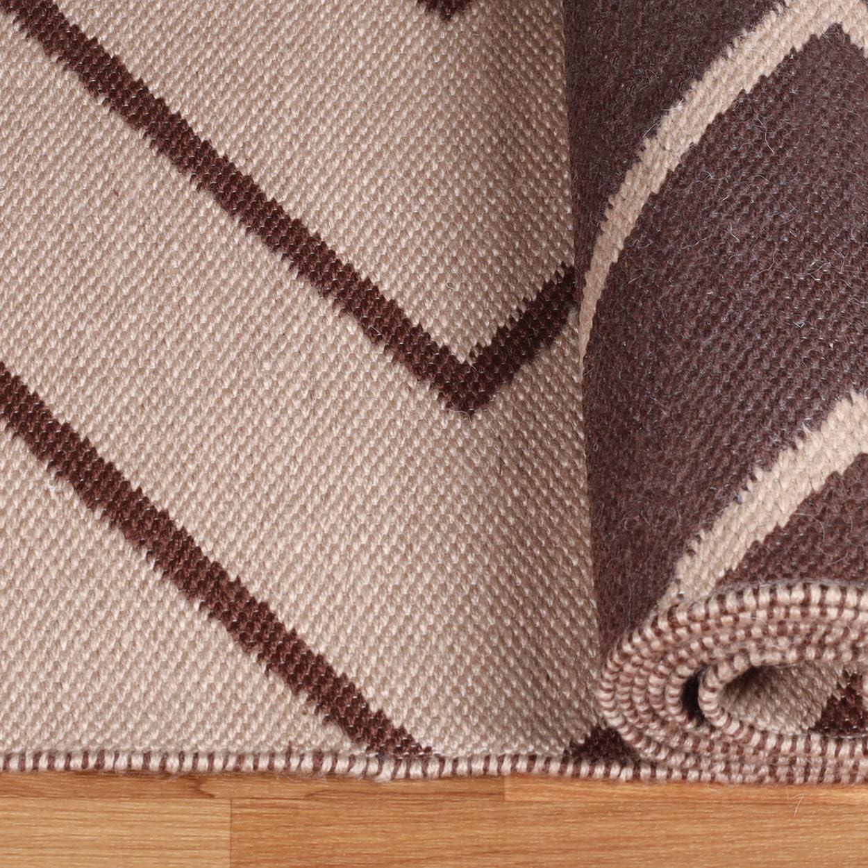 Kent Modern Chevron Zig-Zag Indoor/ Outdoor Area Rug By Haus & Home Beige