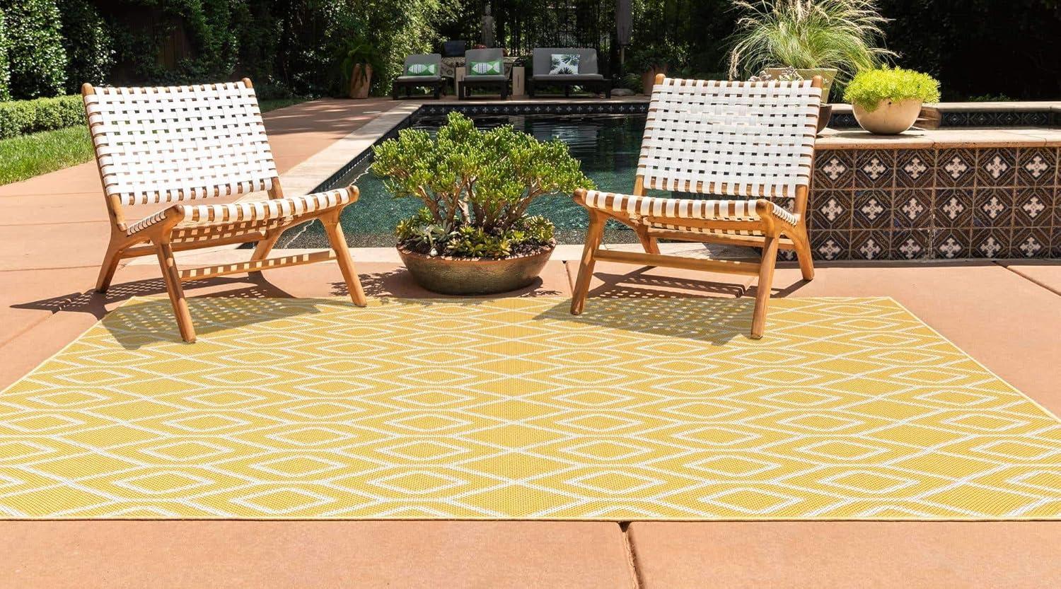 Jill Zarin Outdoor Turks and Caicos Trellis Woven Area Rug