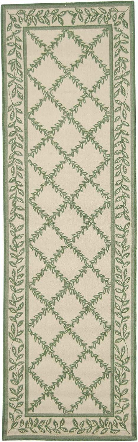 Chelsea HK230 Hand Hooked Runner Rug - Ivory/Light Green - 2'6"x12' - Safavieh.