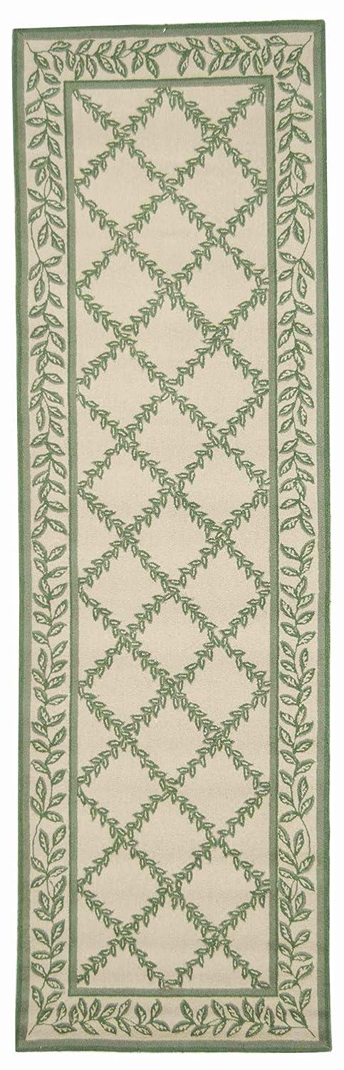 Chelsea HK230 Hand Hooked Runner Rug - Ivory/Light Green - 2'6"x12' - Safavieh.