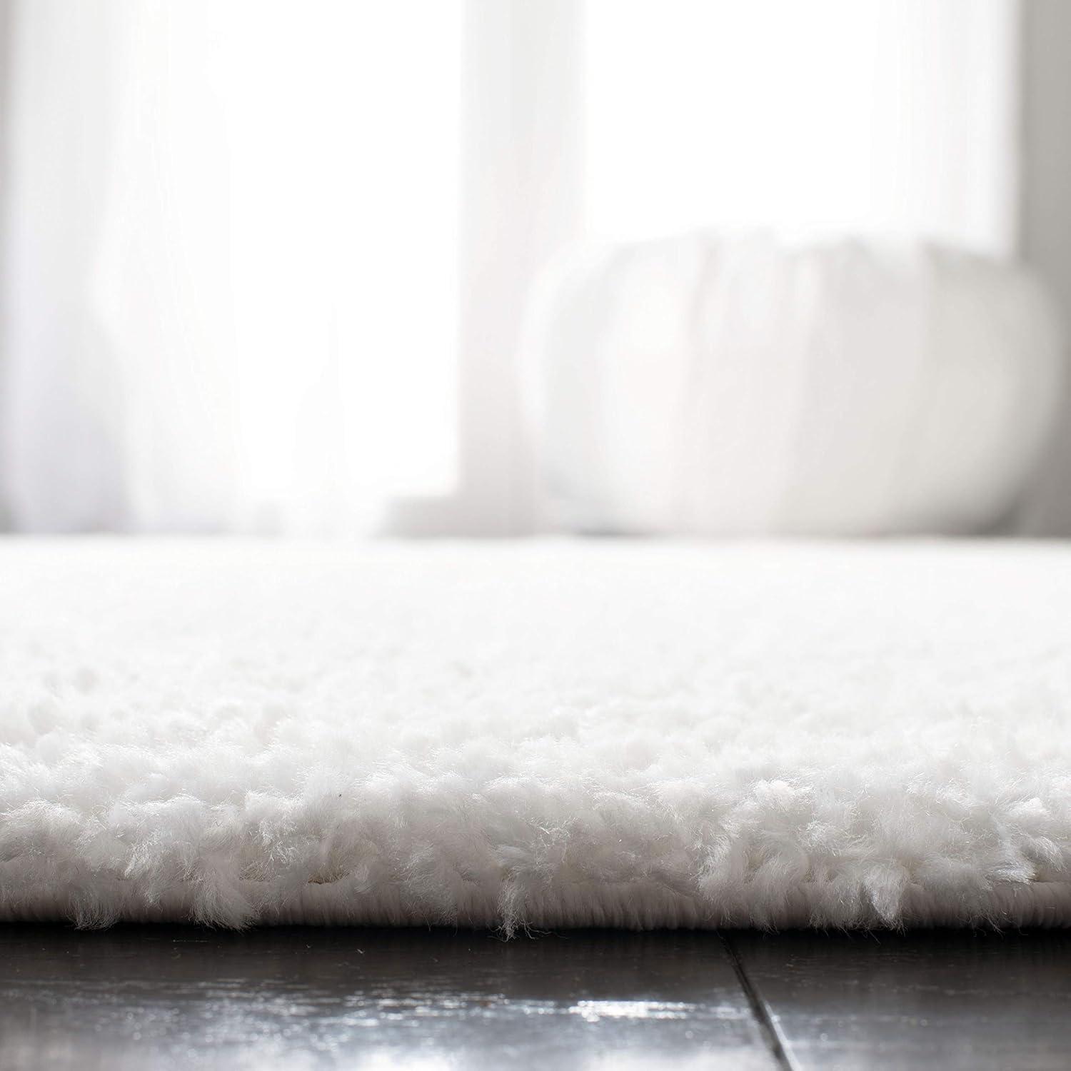 August Shag 900 AUG900 Power Loomed Indoor Area Rug - White - 5'3"x5'3" - Safavieh