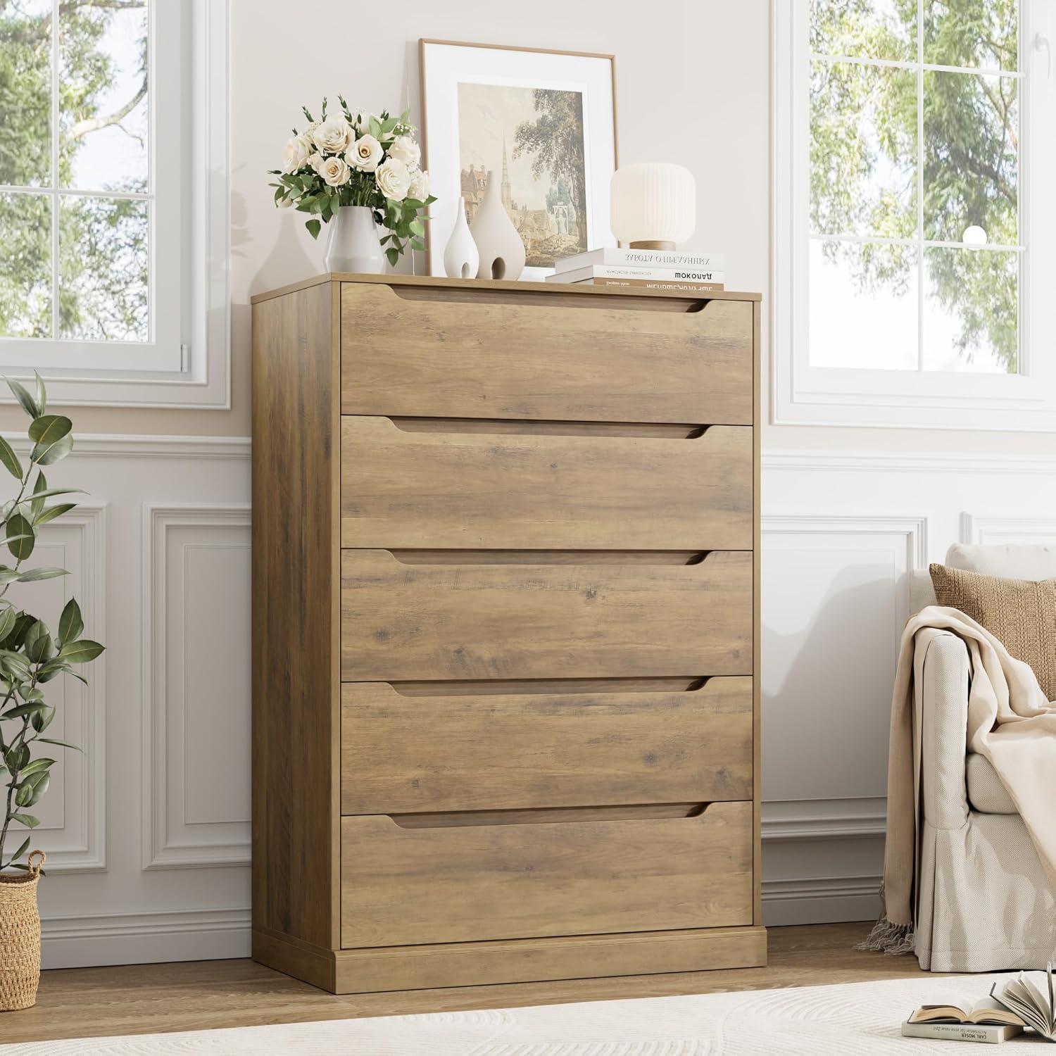 Homfa Dresser for Bedroom, Wood Storage Chest of 5 Drawers with Cutout Handles for Living Room, Rustic Brown