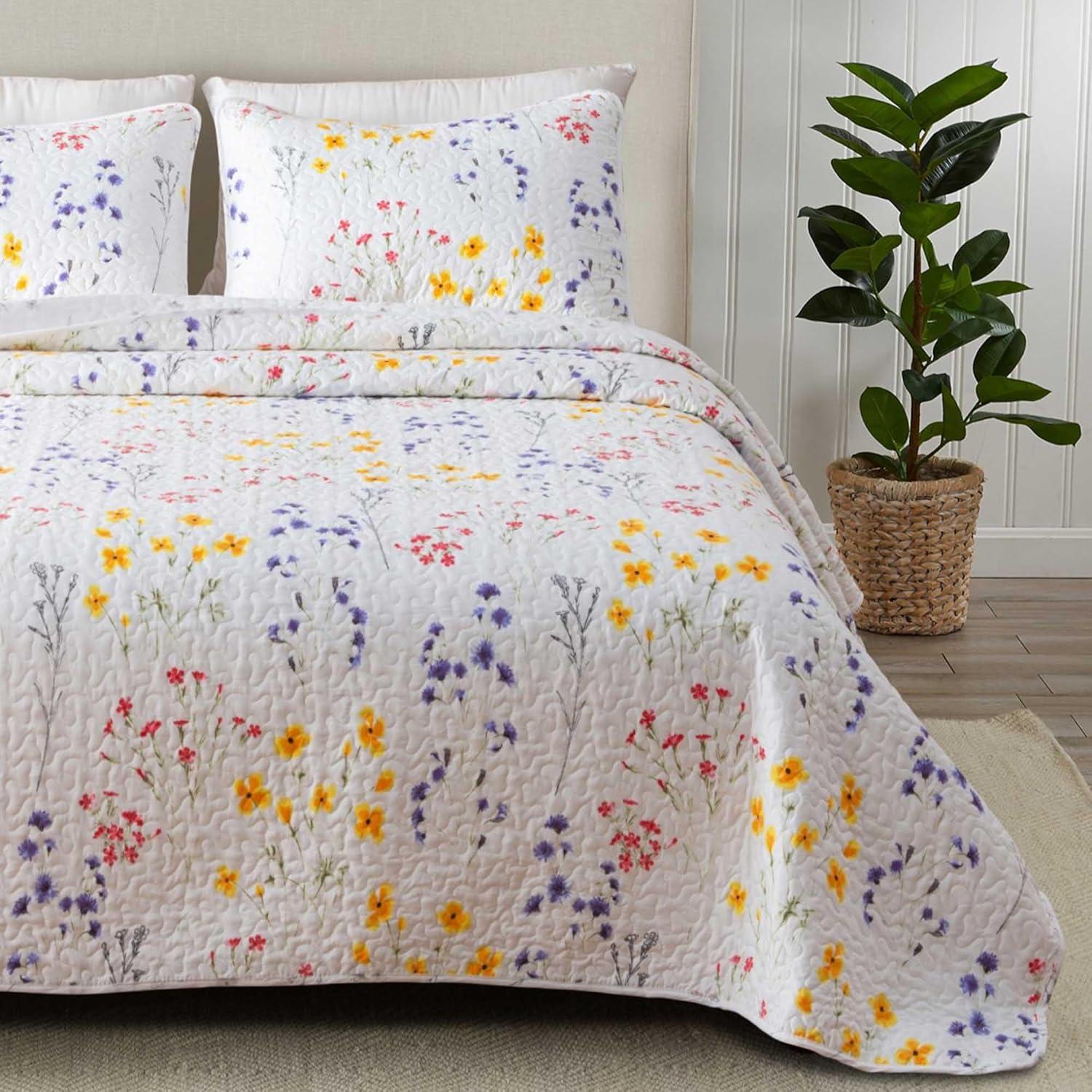 Bright & Colorful Tiny Floral Quilt Set with Shams