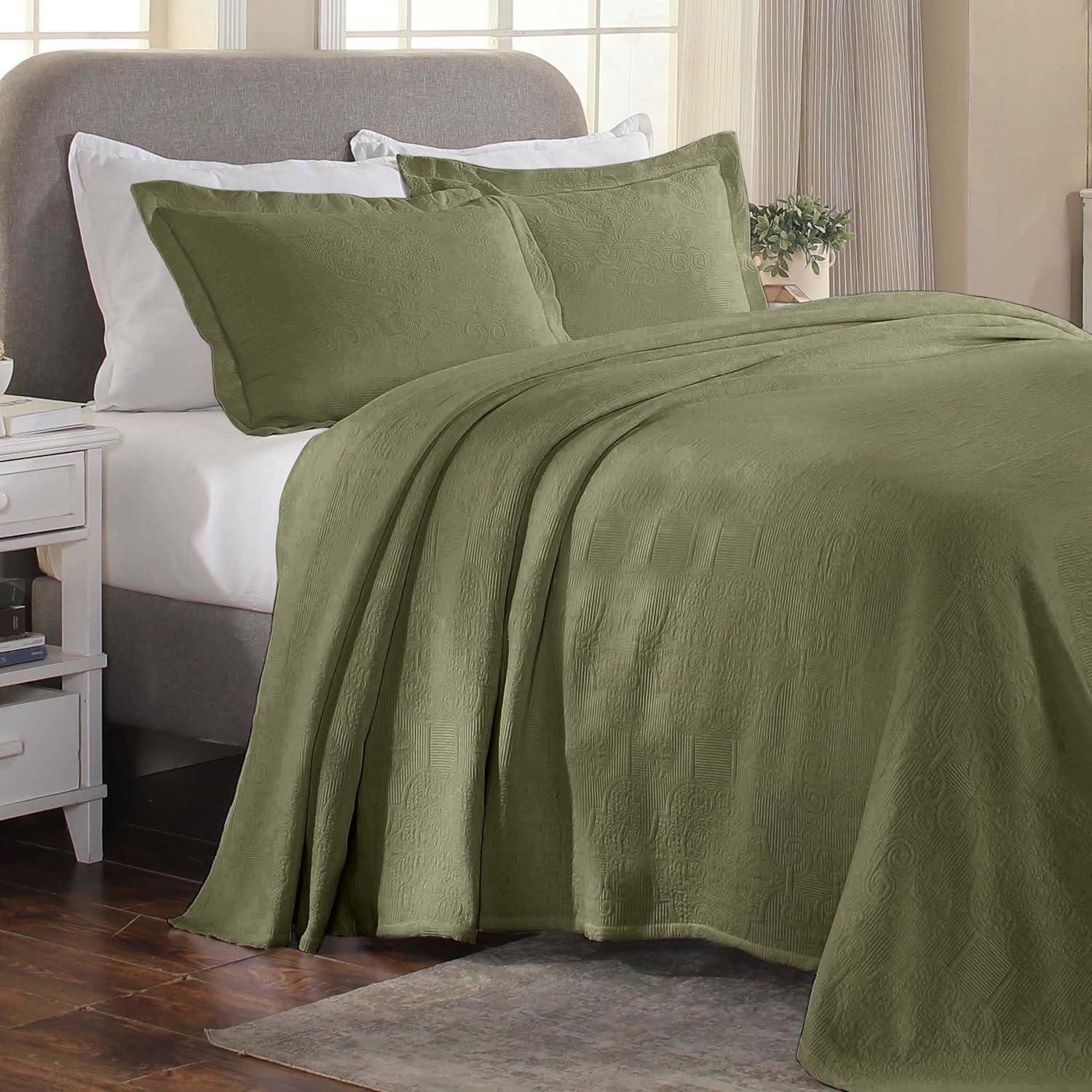 Superior Florin Matelasse Jacquard Scrolling Medallion Cotton Bedspread Set With Pillow Shams