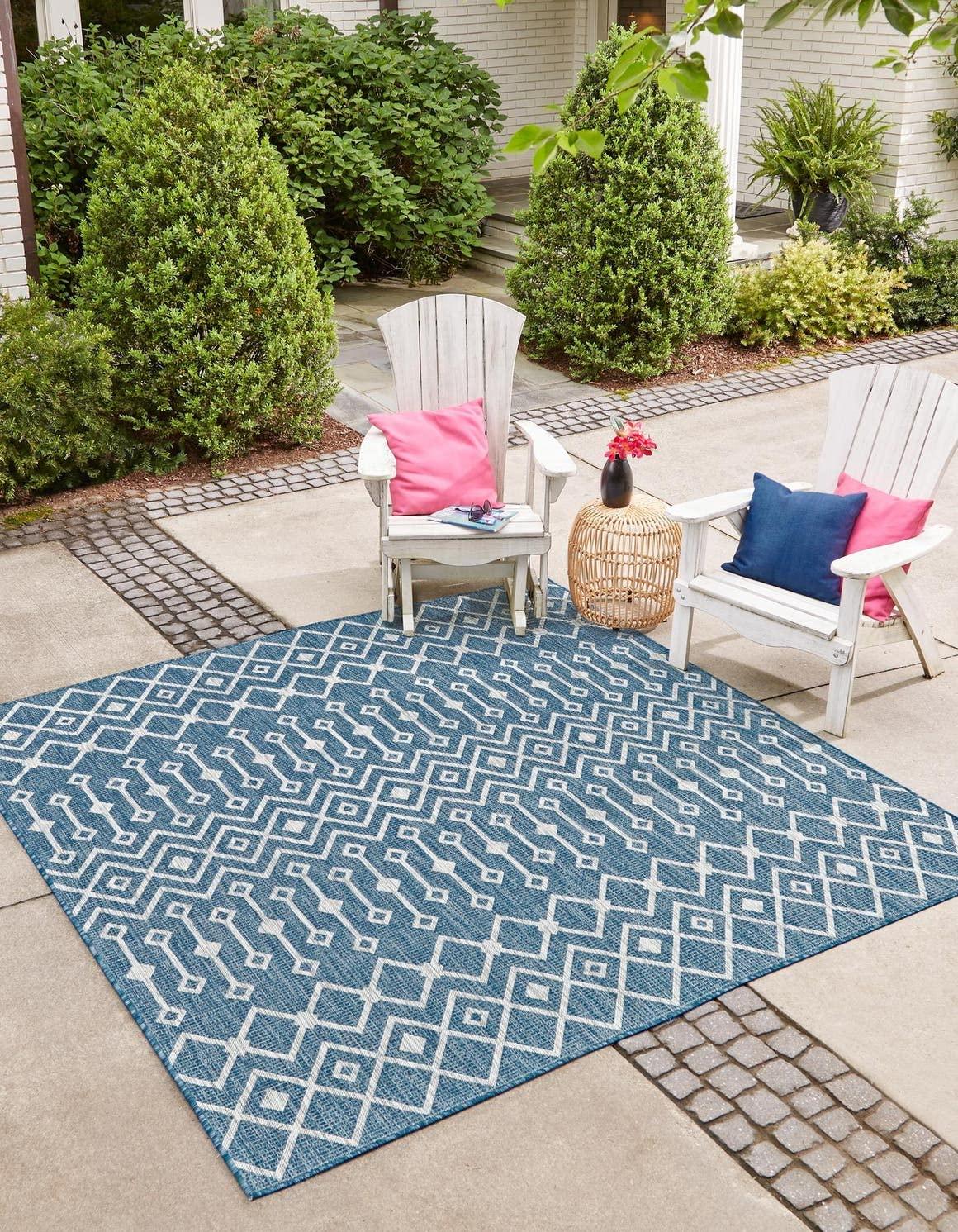 Unique Loom 5' 0 x 5' 0 Square Indoor/Outdoor Trellis Blue Area Rug